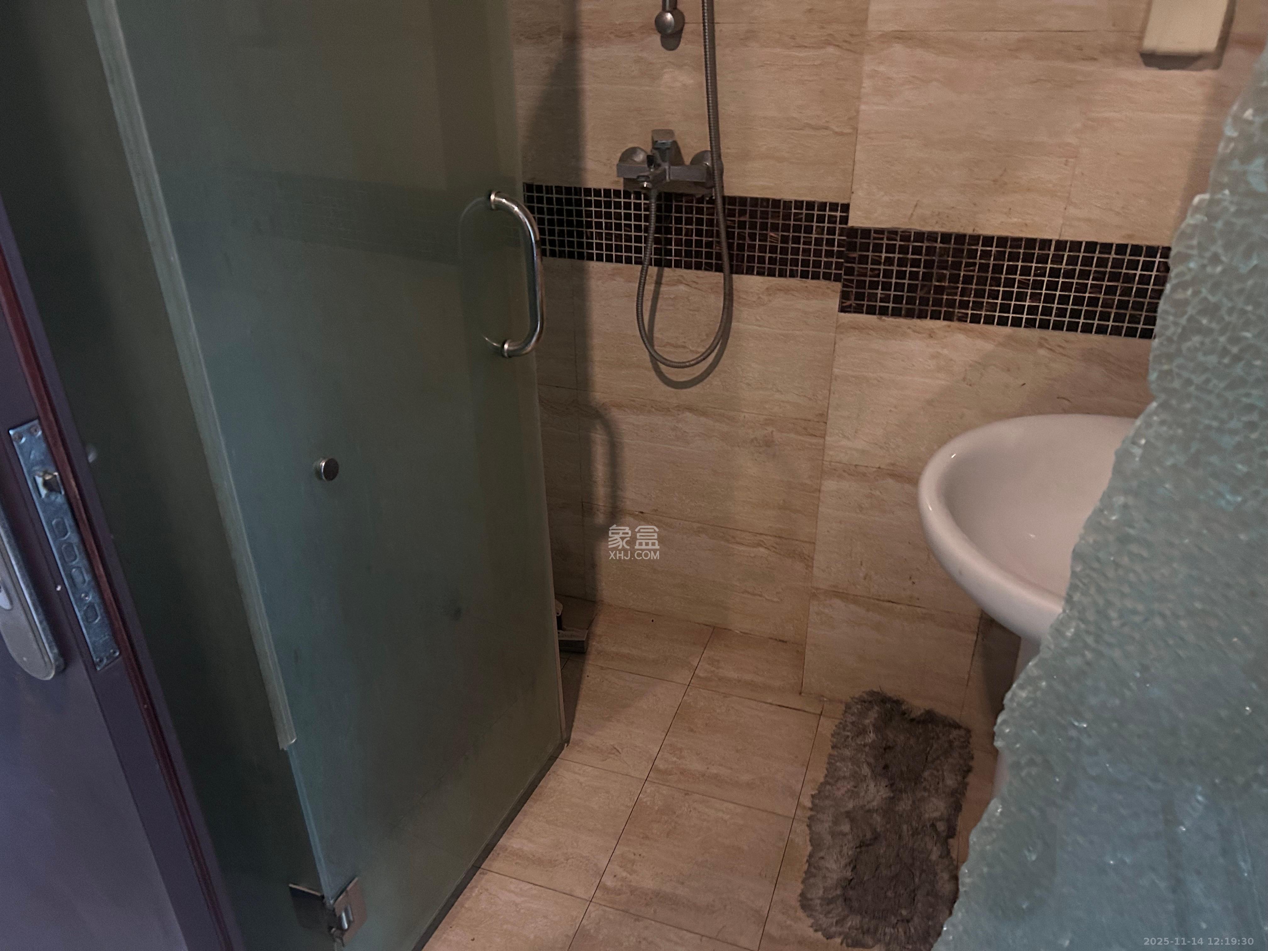 万科金域华府一期  1室1厅1卫    1200.0元/月室内图