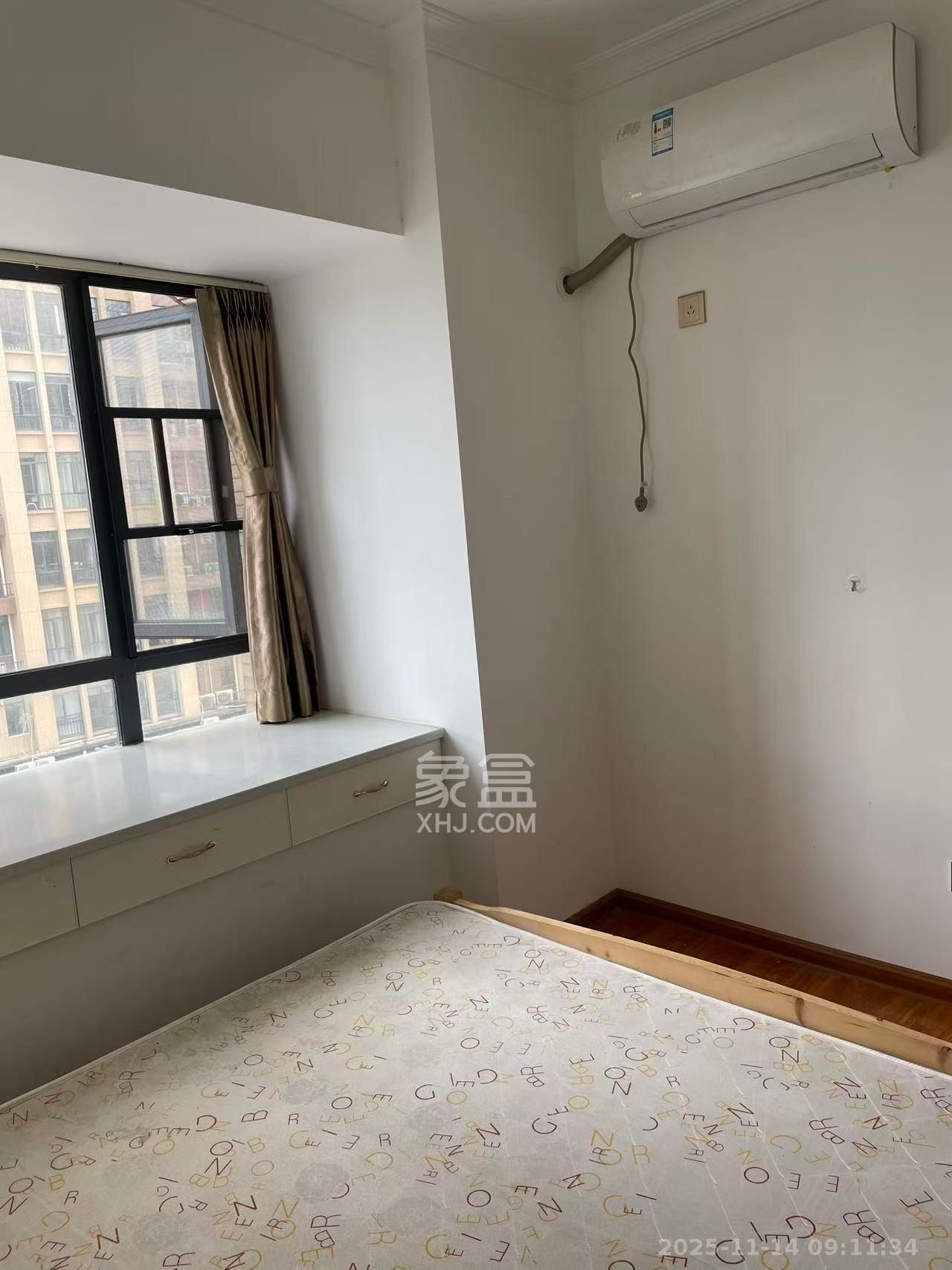 西子湖畔沃府  3室2厅1卫    2400.0元/月室内图