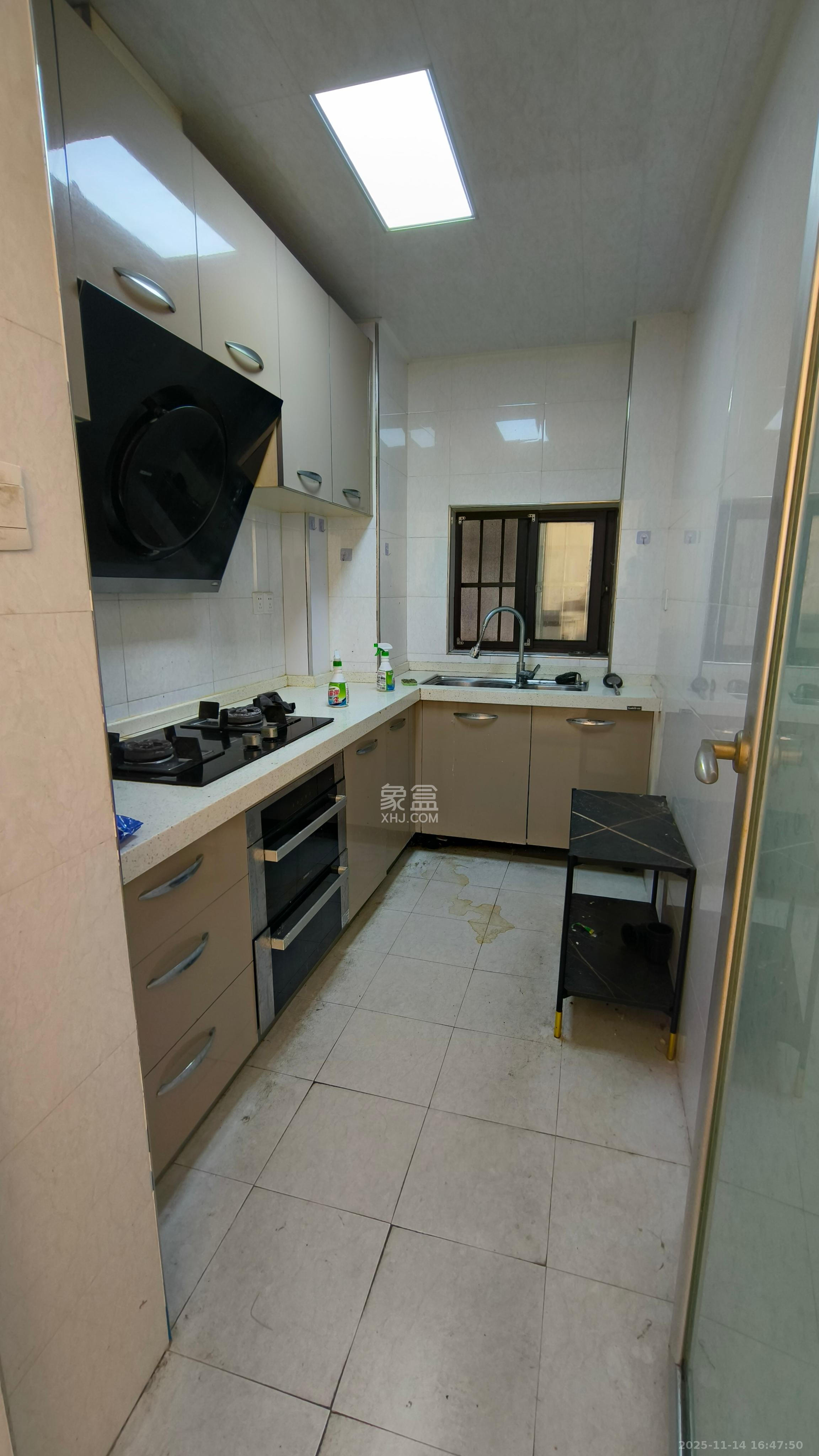 绿地中央广场  3室2厅1卫    2700.0元/月室内图