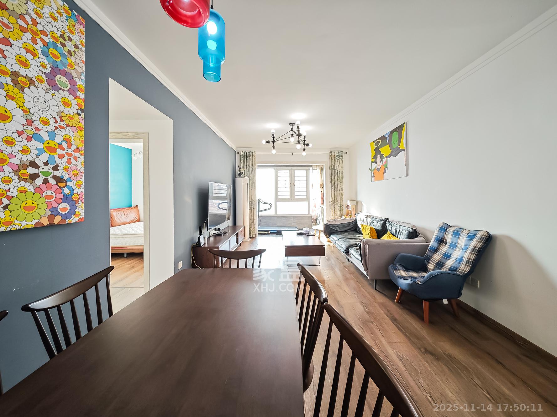 钱隆世家  2室2厅1卫    69.0万客厅