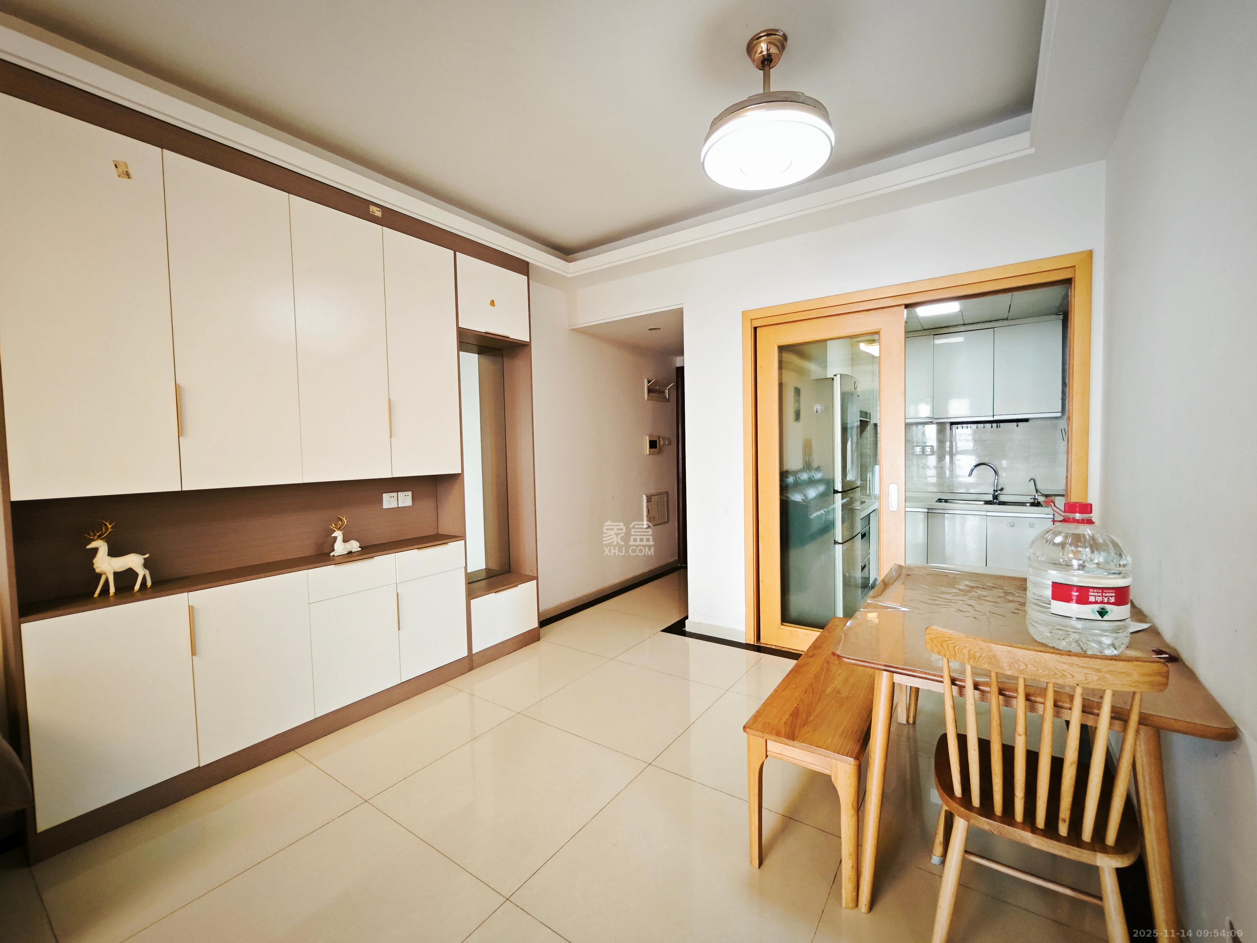 珠江郦城薰衣道 3室2厅1卫 2680.0元/月 珠江郦城薰衣道 3室2厅1卫 2680.0元/月室内图