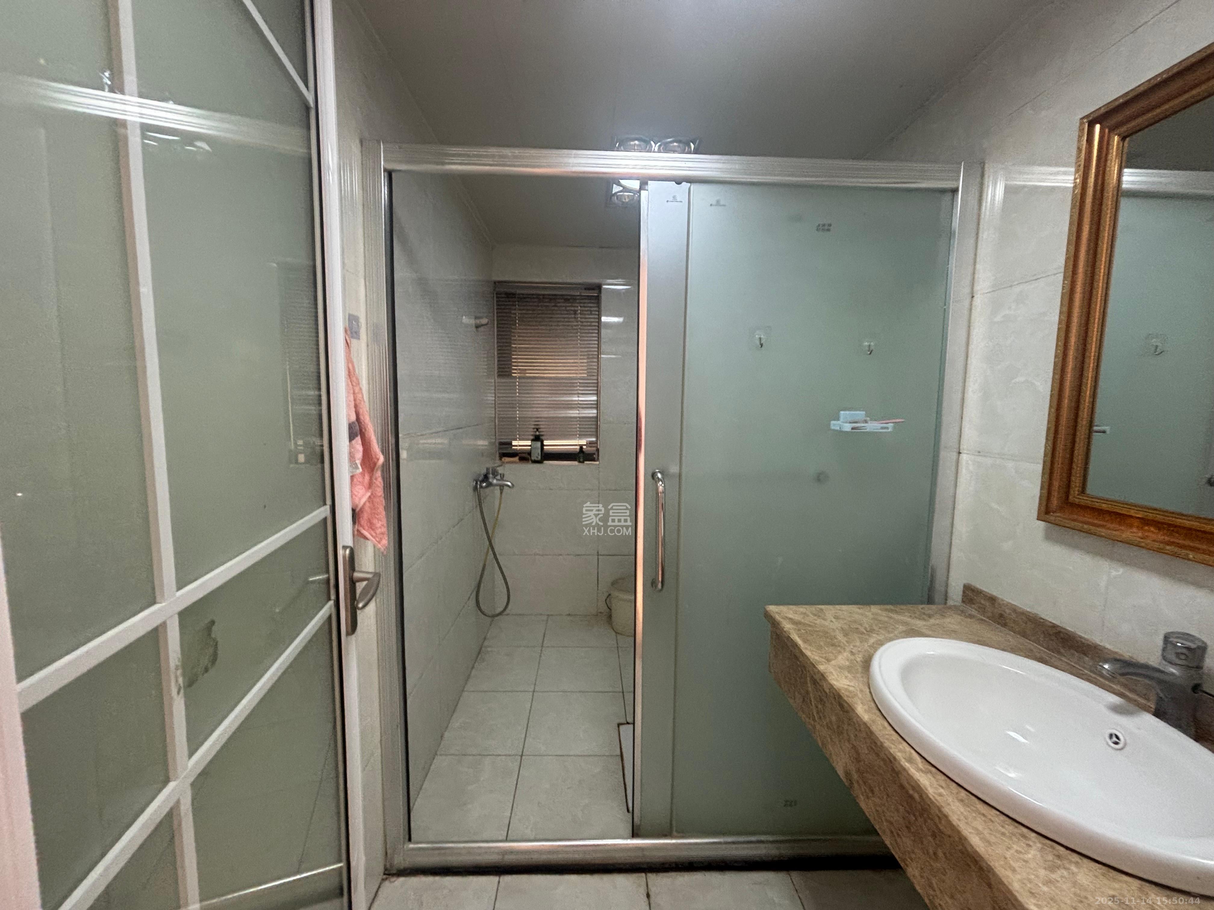 中建芙蓉嘉苑  3室2厅2卫    2200.0元/月室内图