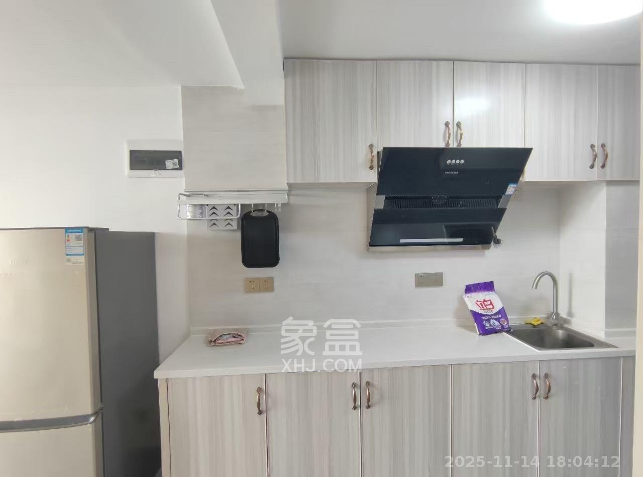 裕天国际商汇中心 1室1厅1卫 1500.0元/月 裕天国际商汇中心 1室1厅1卫 1500.0元/月室内图