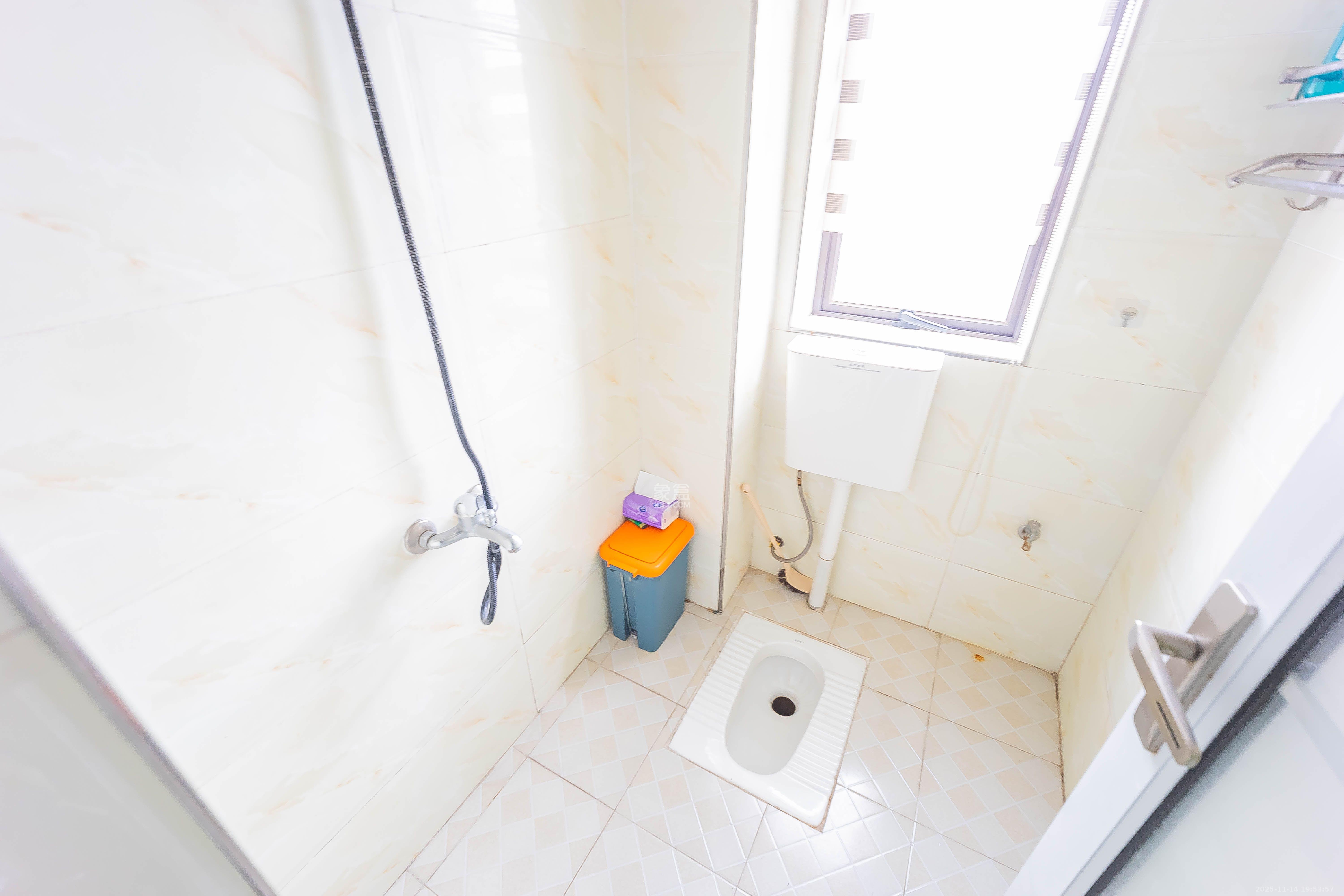 晨兴家园  1室1厅1卫    2100.0元/月室内图