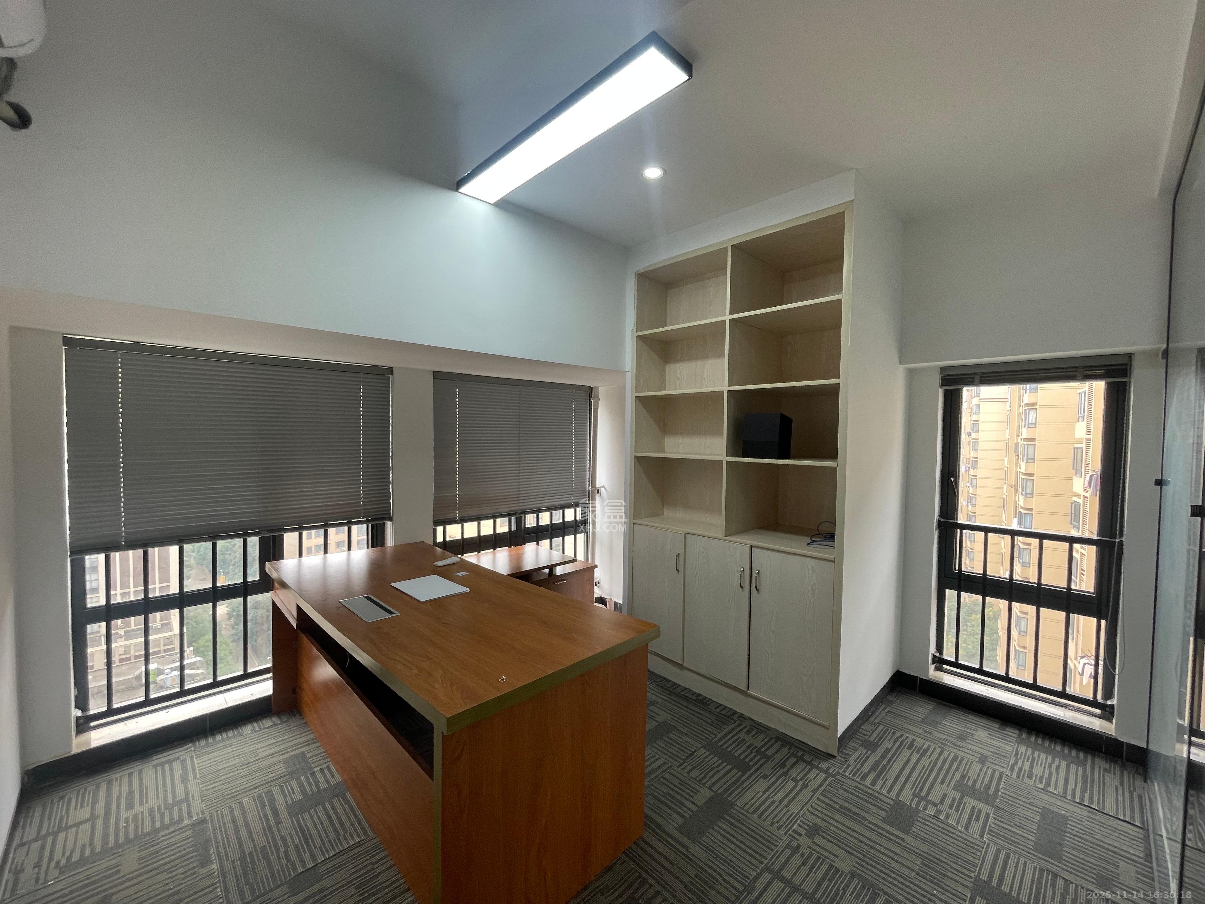 中建芙蓉嘉苑  1室1厅1卫    2300.0元/月室内图