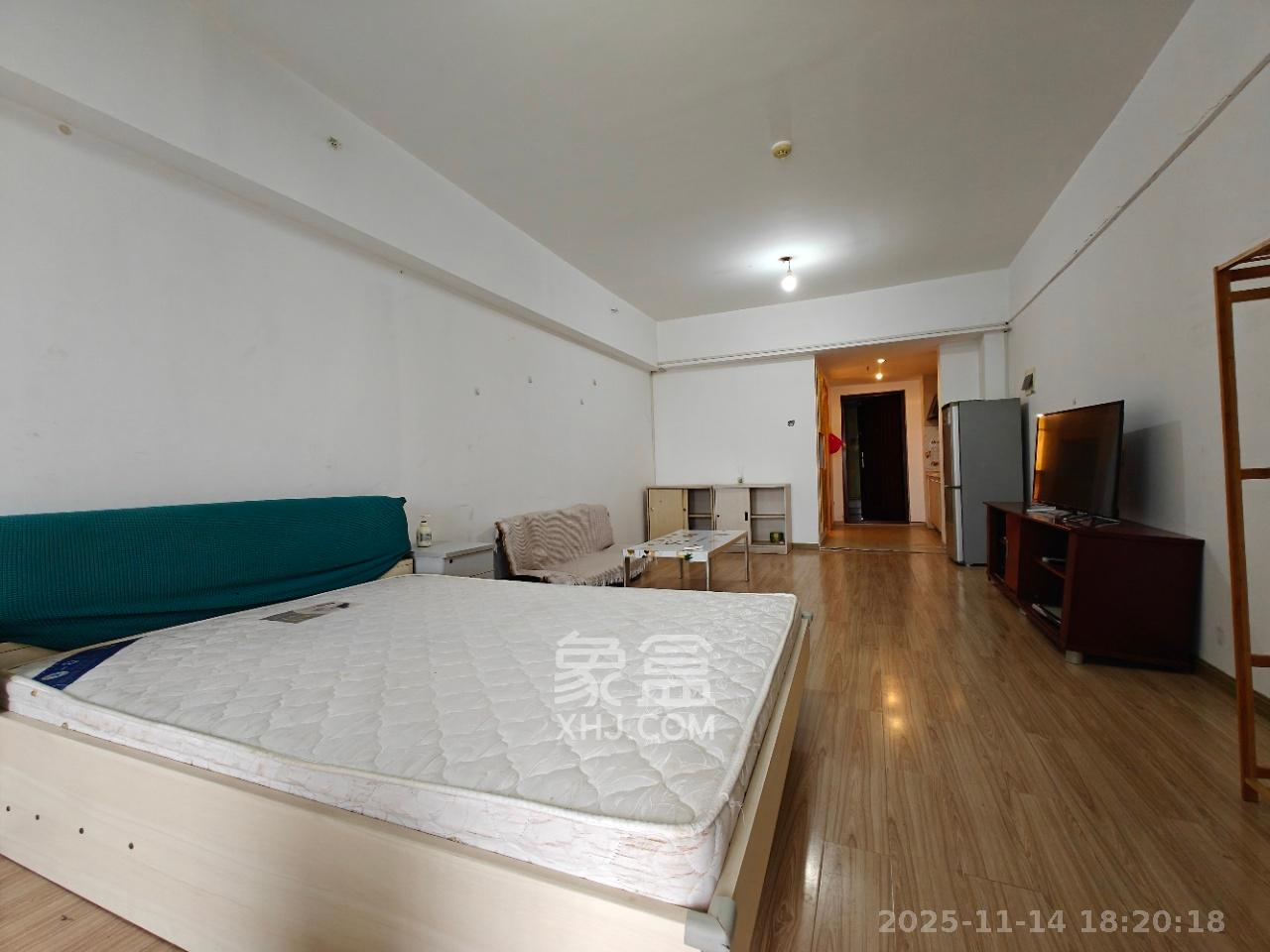 德庆水韵山城  1室1厅1卫    1300.0元/月室内图