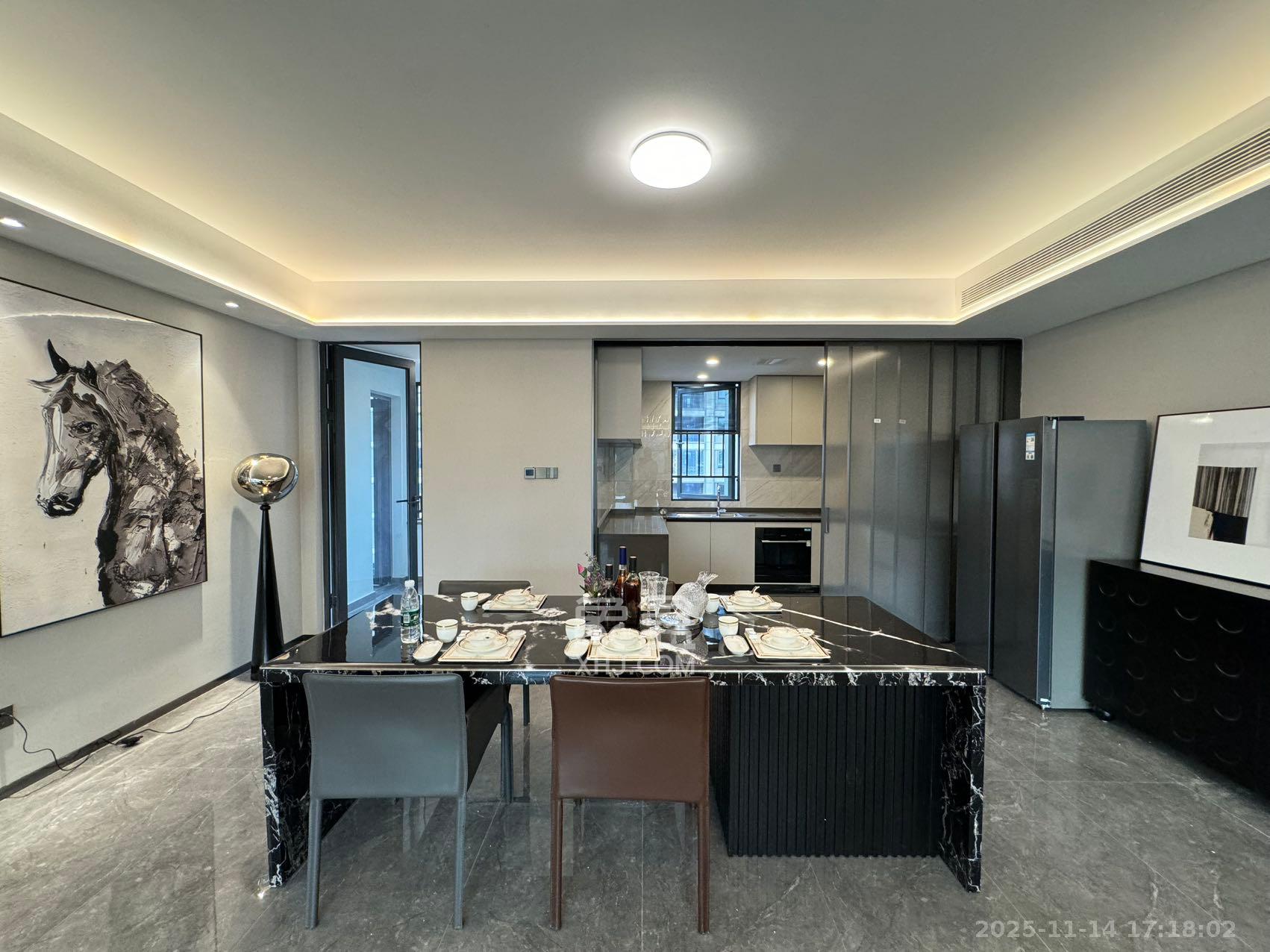 龙湖舜山府  4室2厅2卫    8800.0元/月户型图