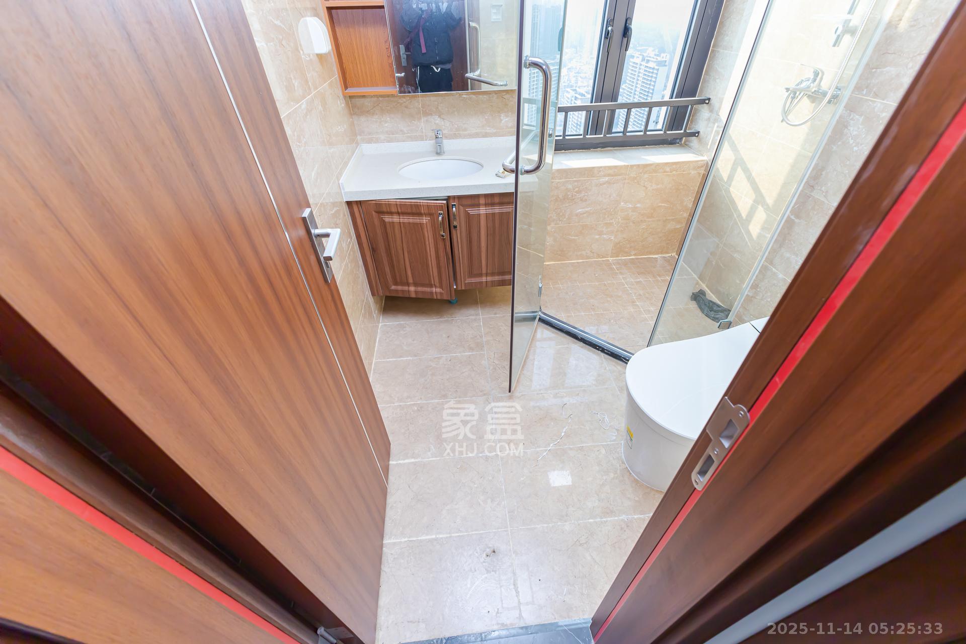 万润滨江天著 4室2厅2卫 128.0万 万润滨江天著 4室2厅2卫 128.0万卫生间