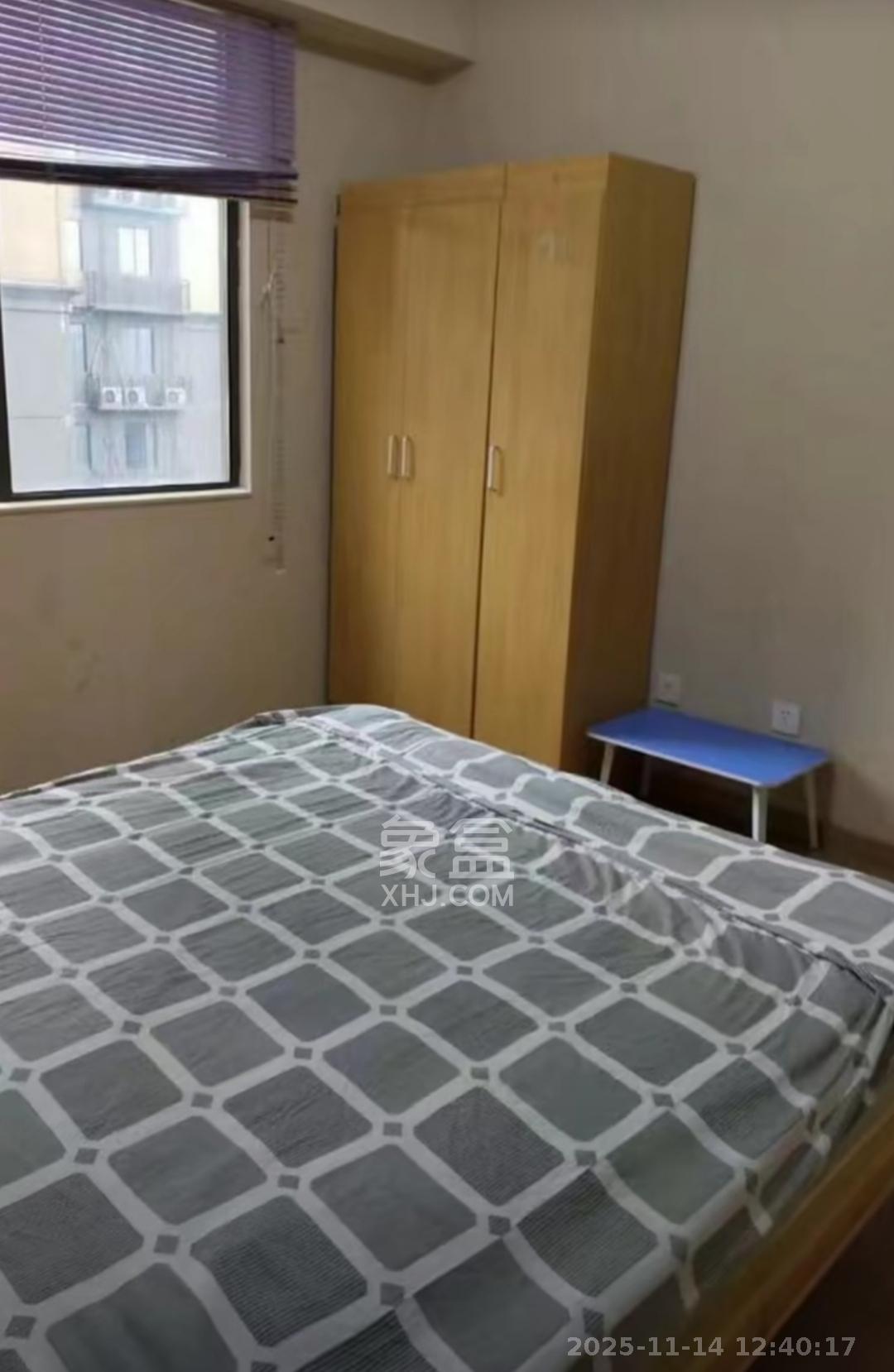 麓谷小镇  3室2厅1卫    2300.0元/月室内图