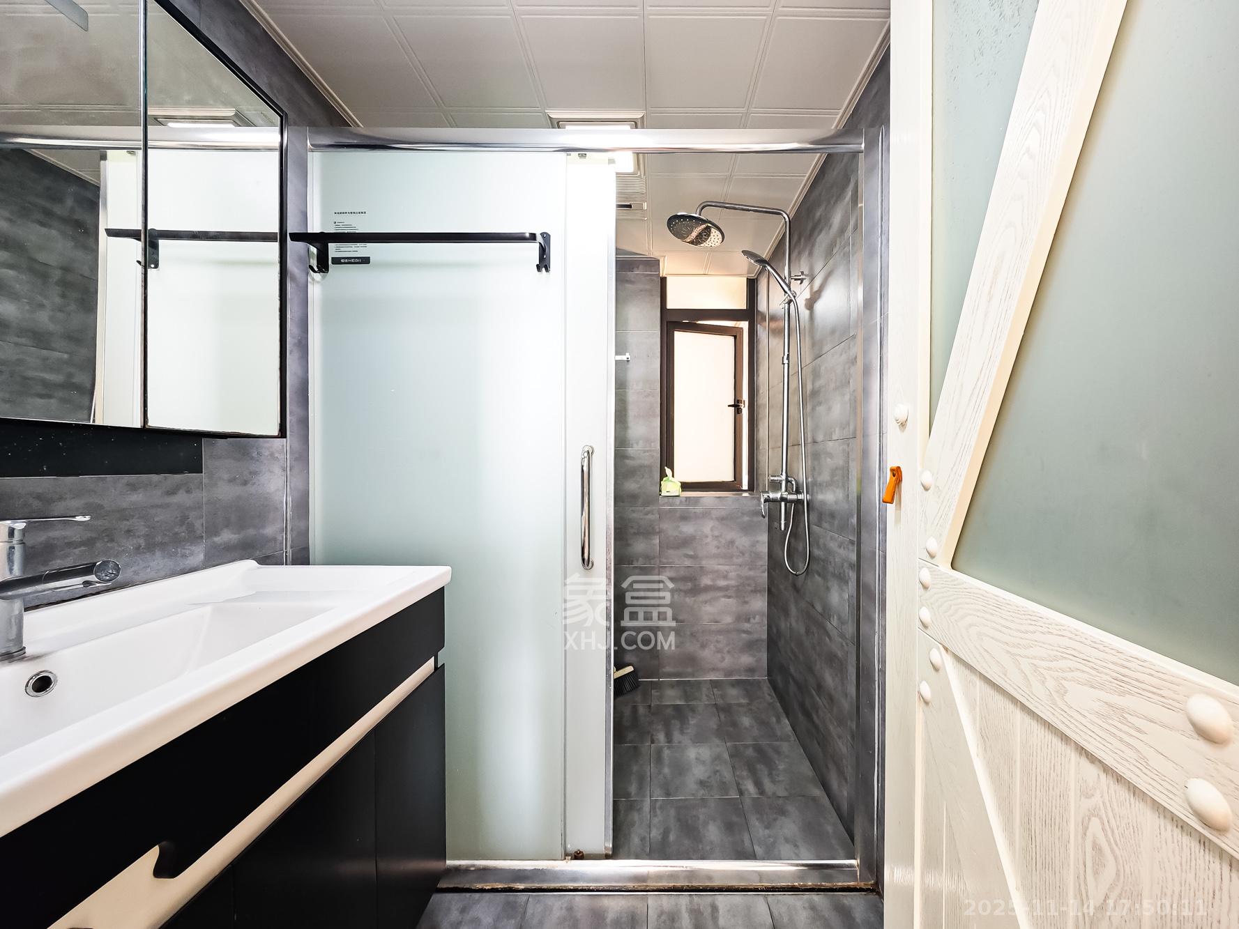 钱隆世家  2室2厅1卫    69.0万卫生间