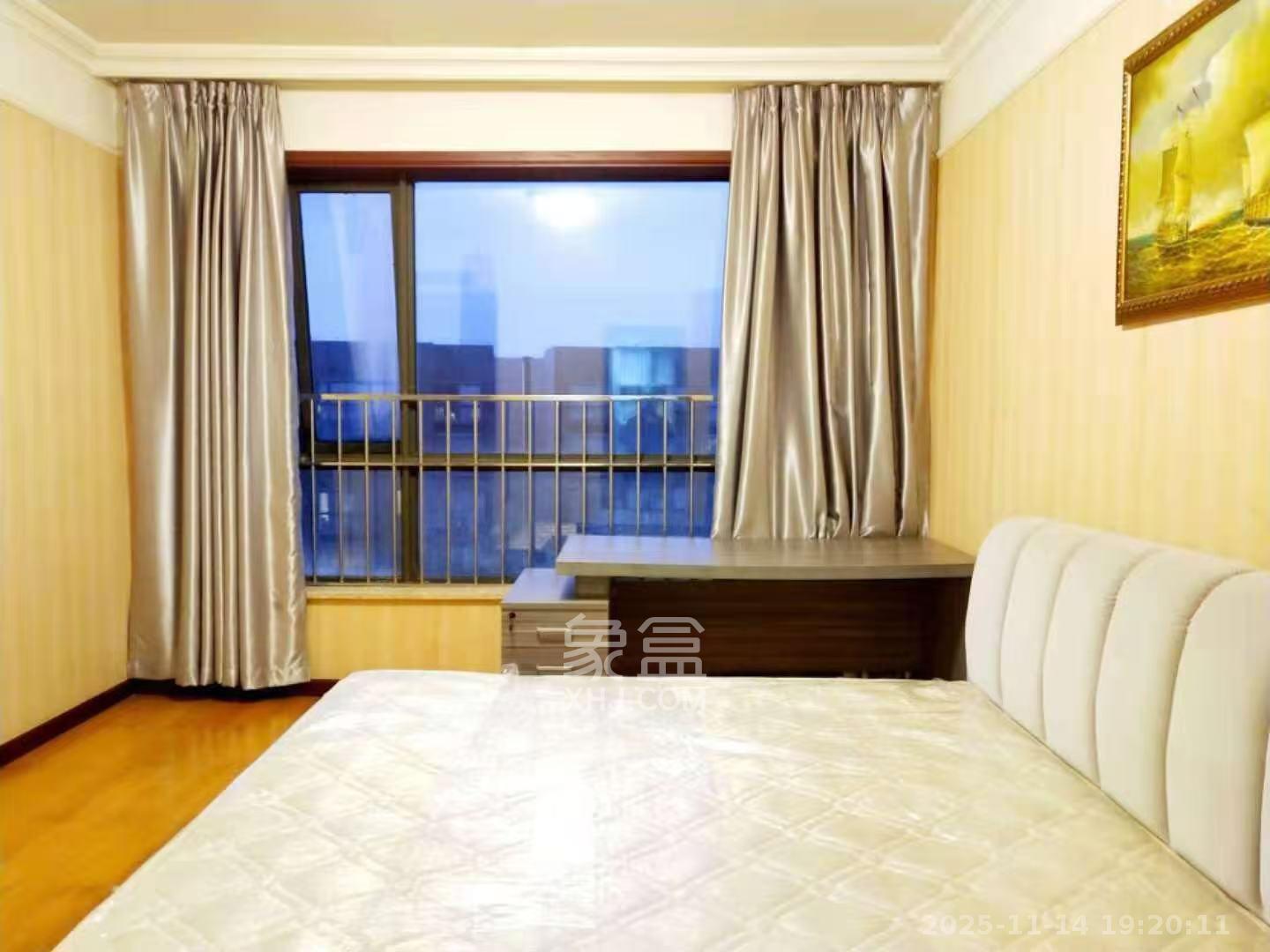 盛世美居荷园 3室2厅2卫 3900.0元/月 盛世美居荷园 3室2厅2卫 3900.0元/月室内图