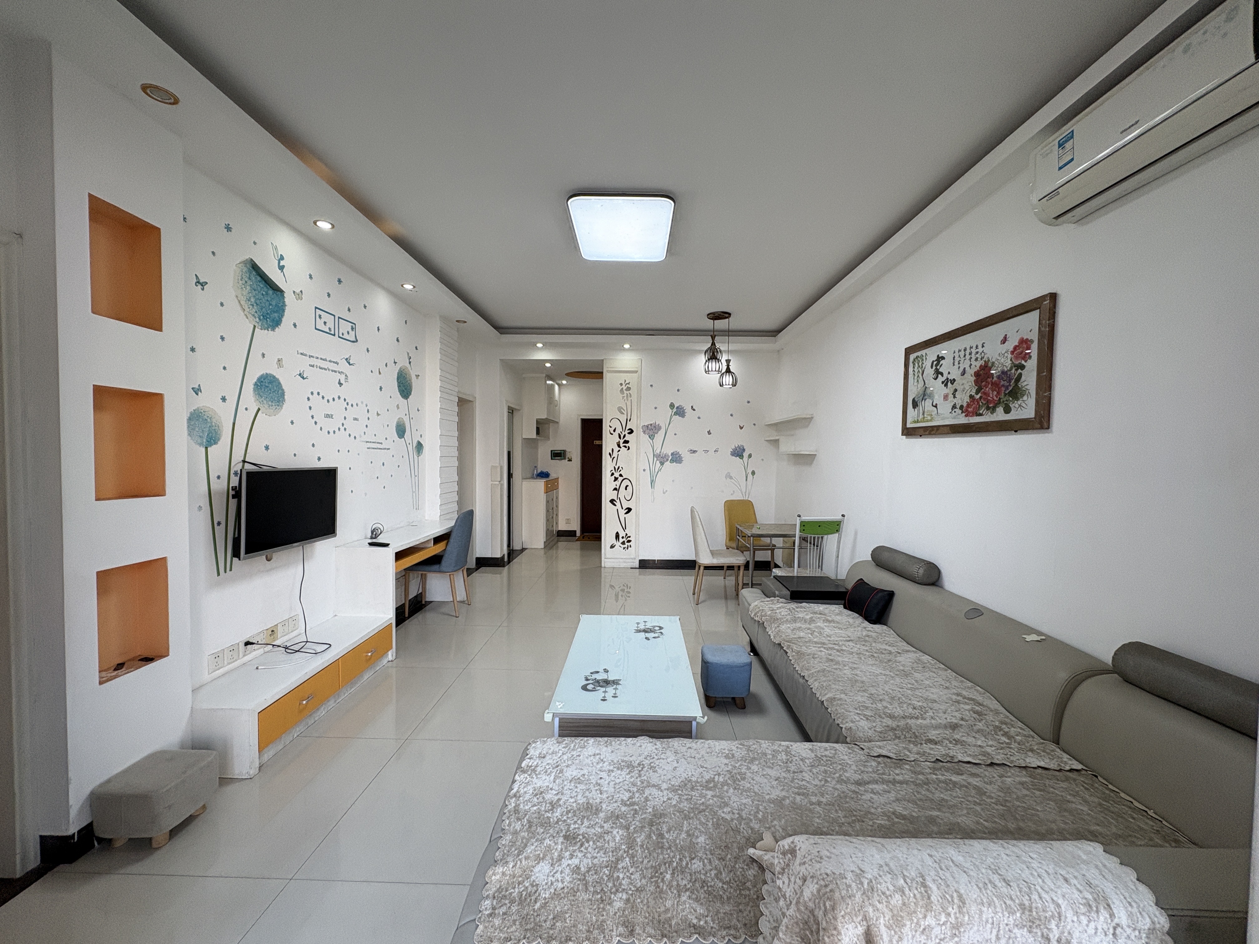 景明佳园 2室2厅1卫 35.8万 景明佳园 2室2厅1卫 35.8万客厅