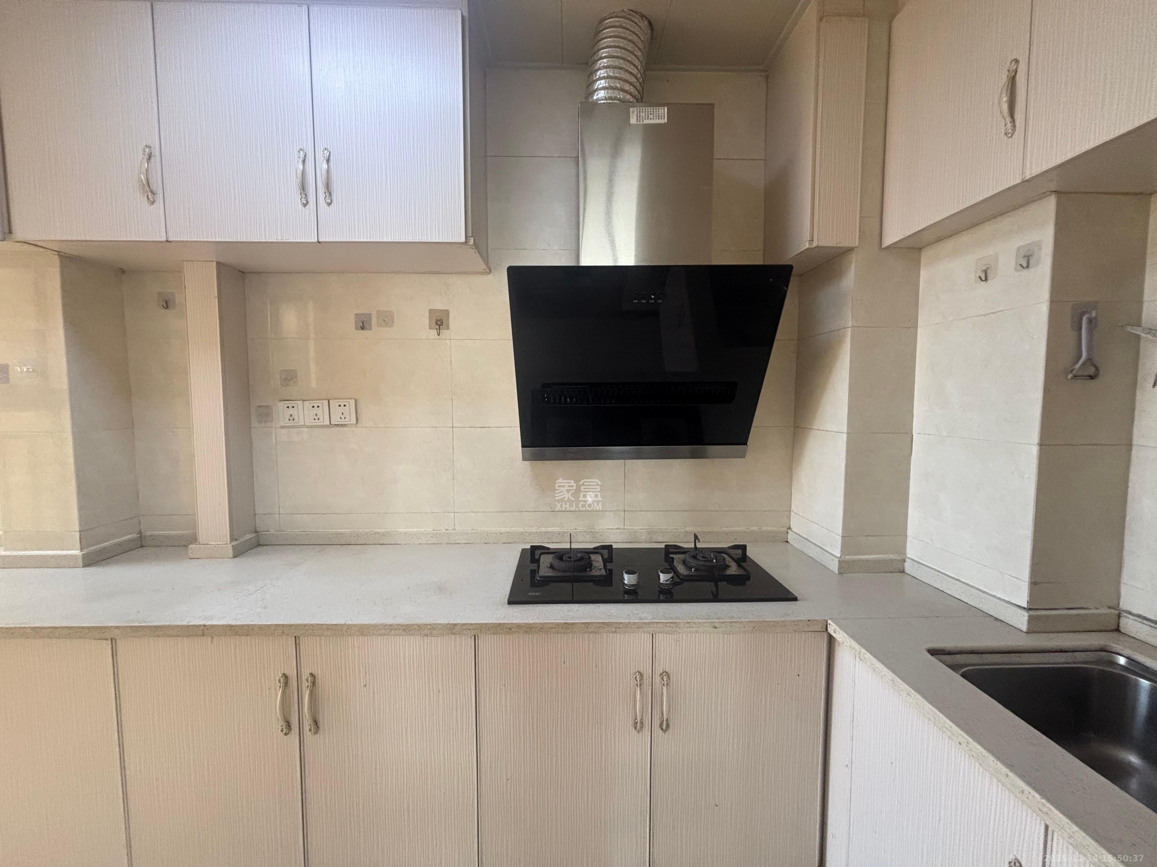 中建芙蓉嘉苑  3室2厅2卫    2200.0元/月室内图