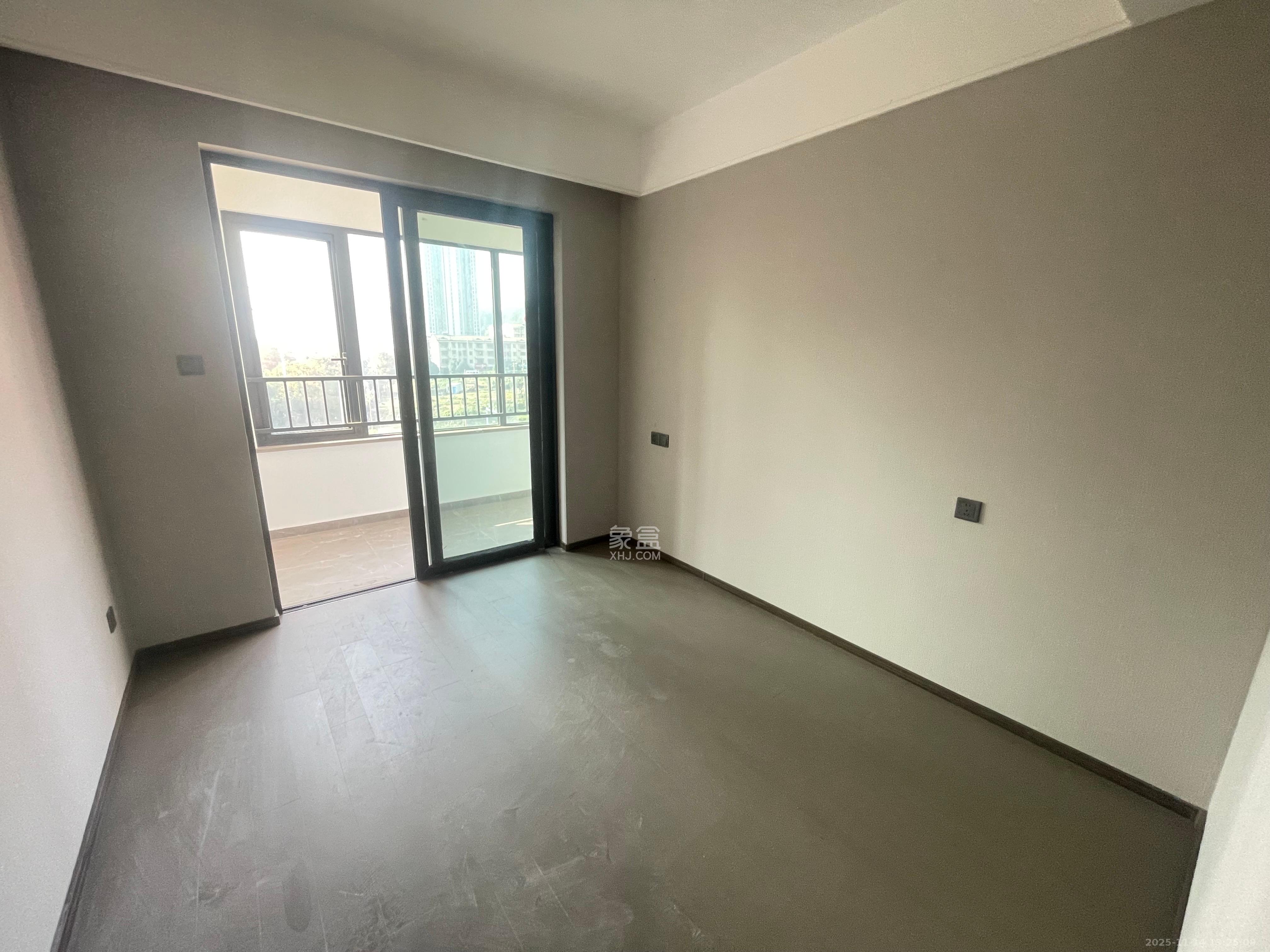 龙湖舜山府  3室2厅2卫    3000.0元/月室内图