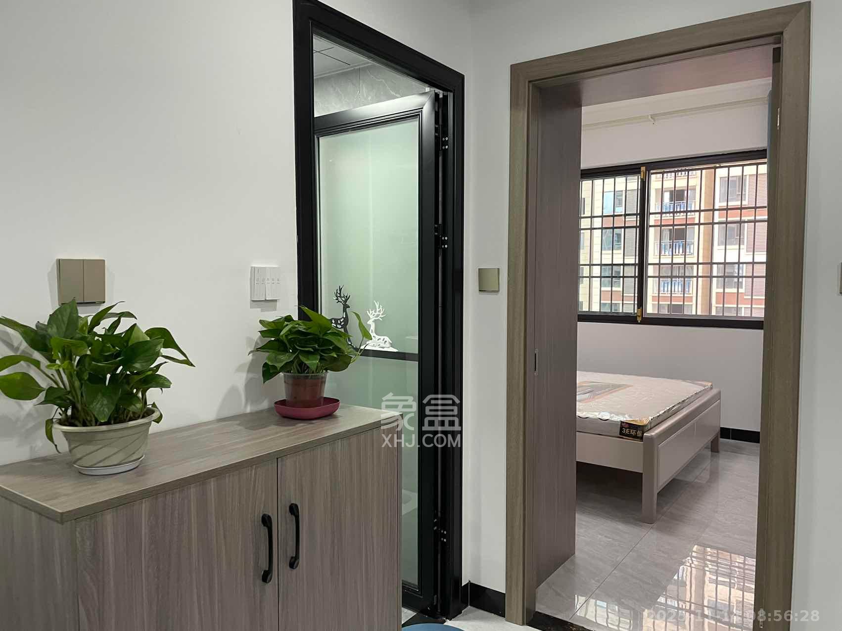 长房明宸府  2室1厅1卫    1700.0元/月室内图