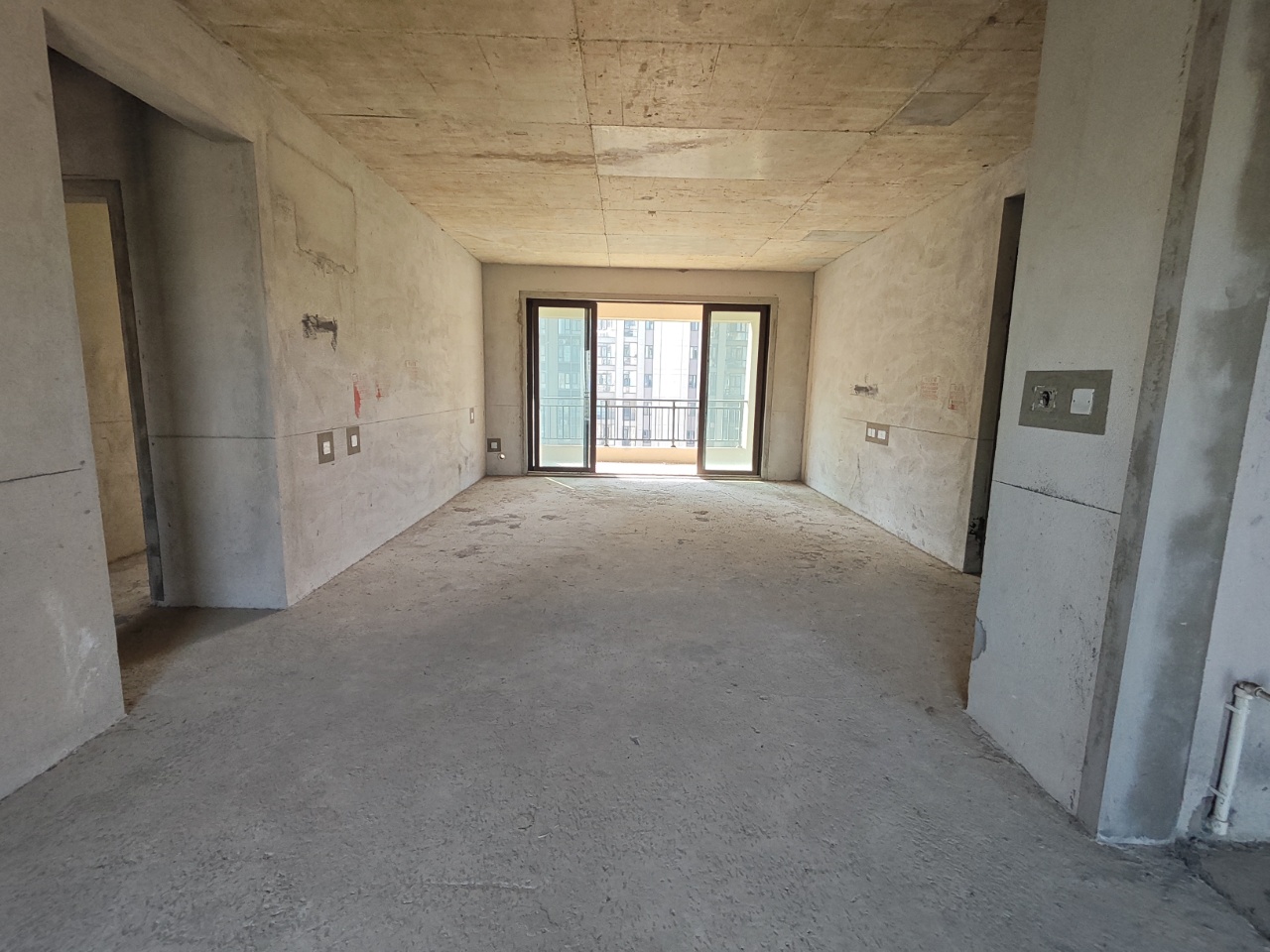 碧桂园锦岸  5室2厅3卫    105.0万