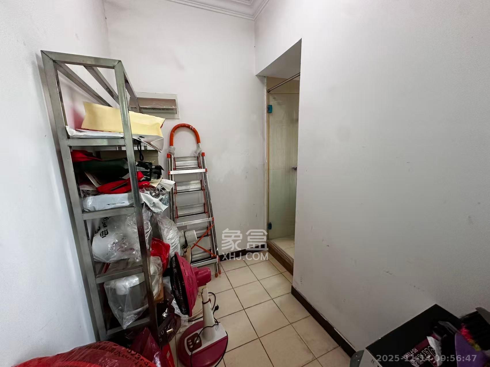 恒大雅苑 4室2厅2卫 4500.0元/月 恒大雅苑 4室2厅2卫 4500.0元/月室内图