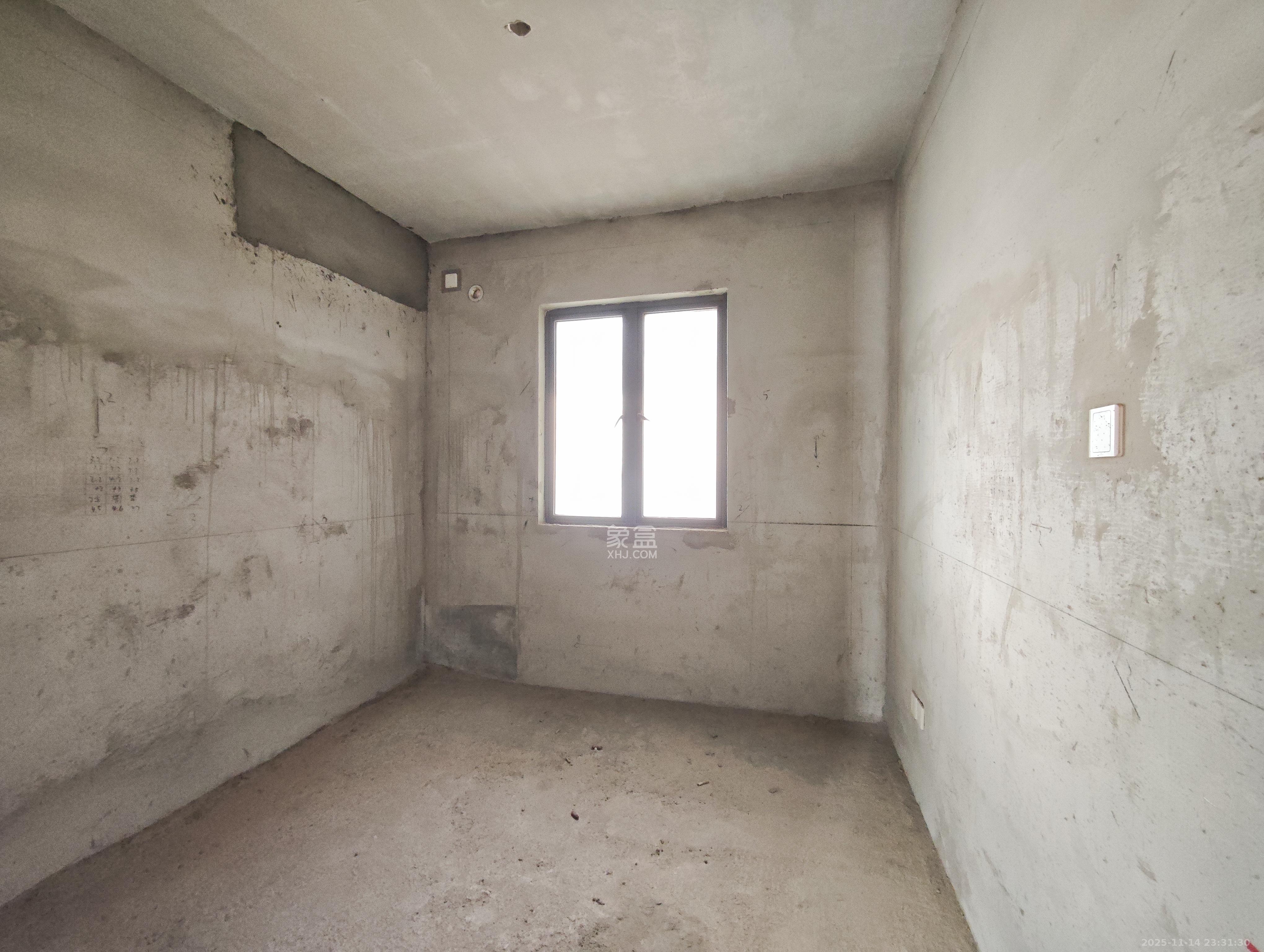 碧桂园南城首府(东宸林海) 3室2厅2卫 72.8万 碧桂园南城首府(东宸林海) 3室2厅2卫 72.8万卧室