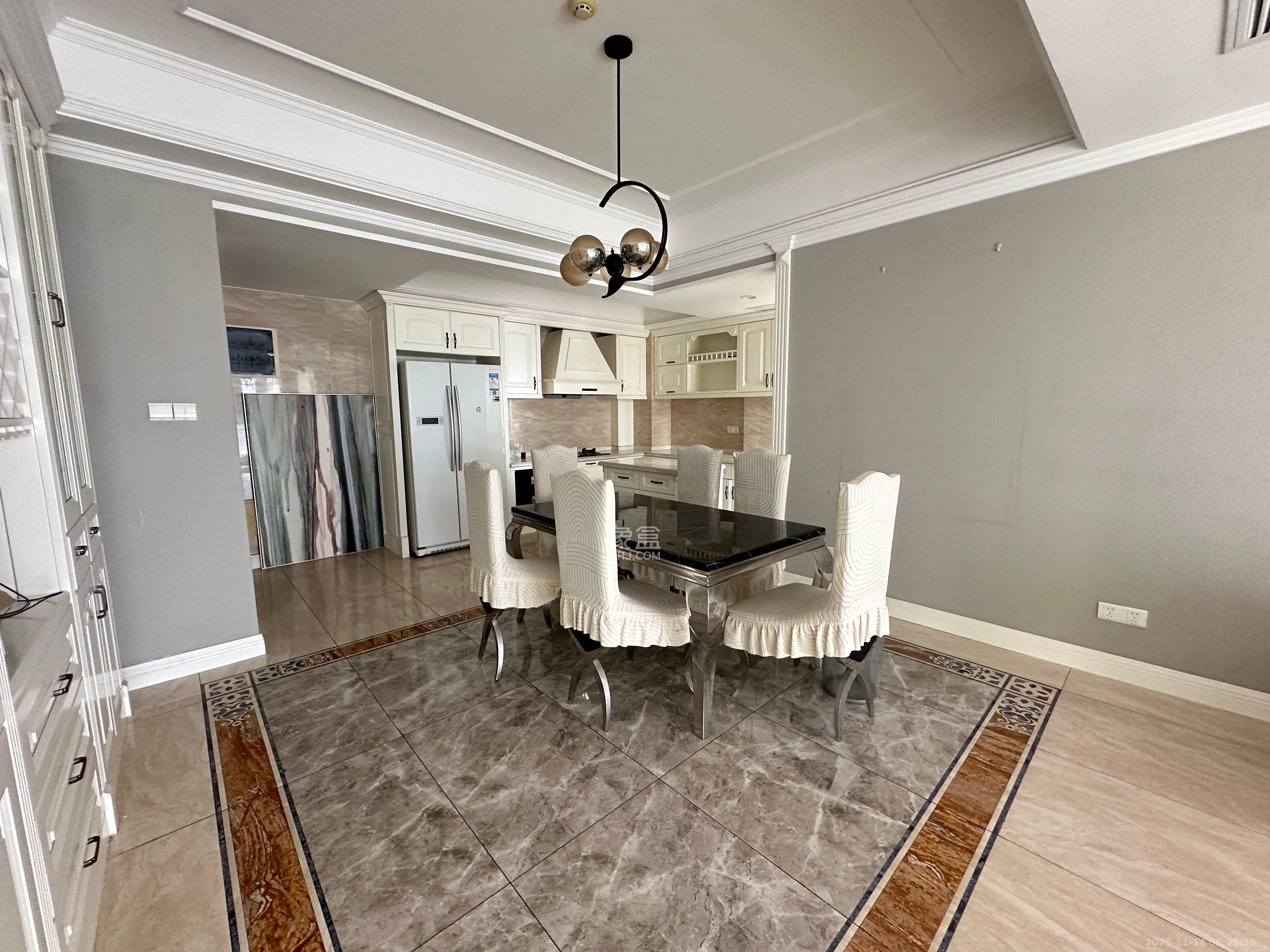 保利国际广场  3室2厅2卫    8000.0元/月室内图