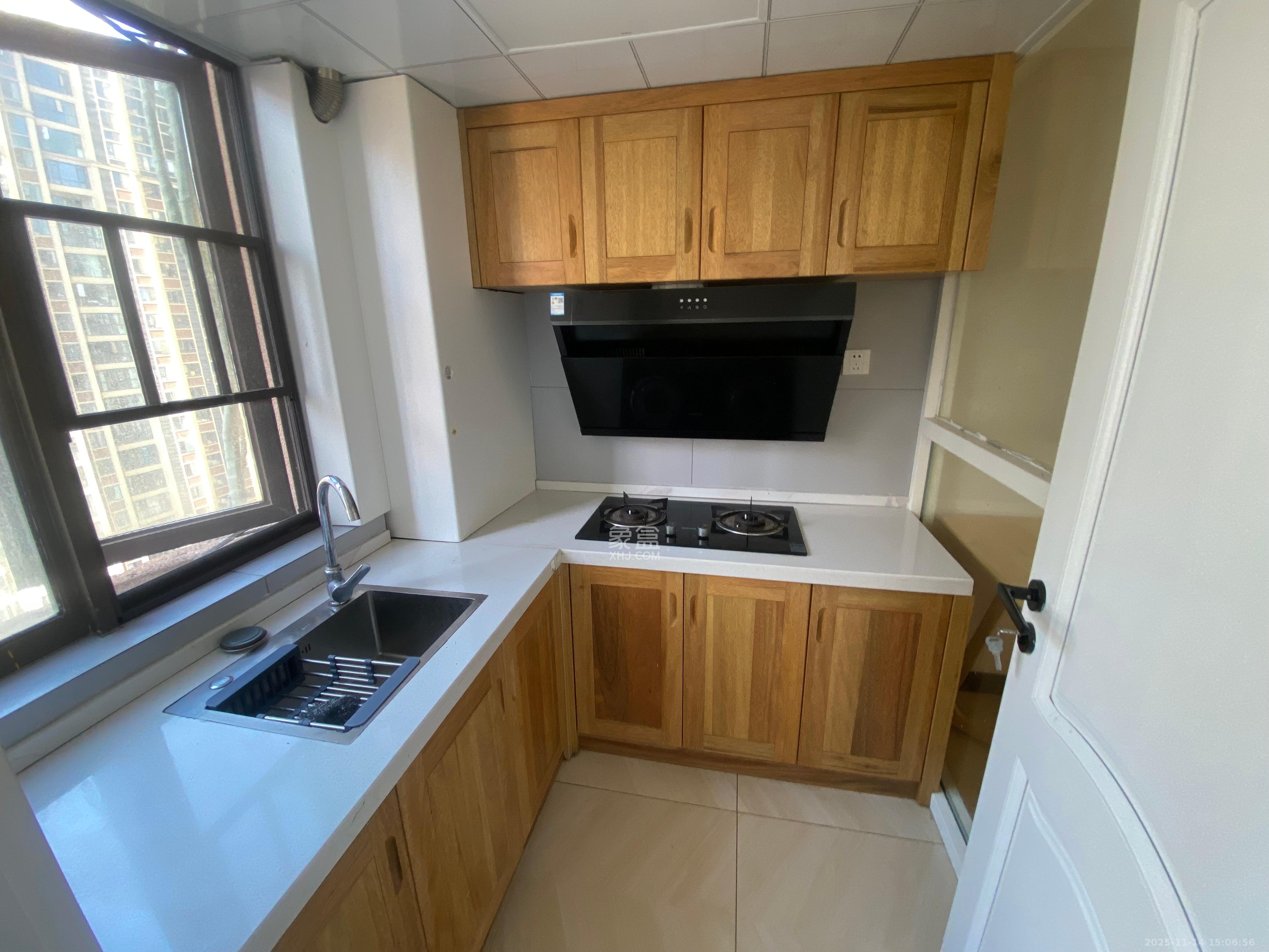 福晟钱隆国际（晟冉景苑）  2室1厅2卫    2200.0元/月室内图