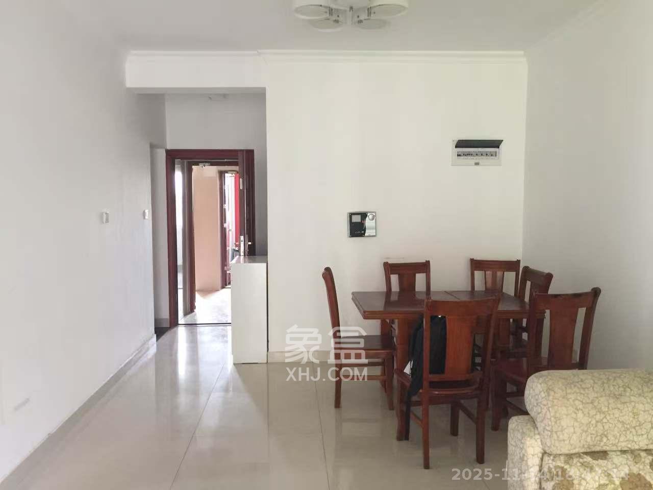 新城新世界一二三期  2室2厅1卫    2300.0元/月室内图