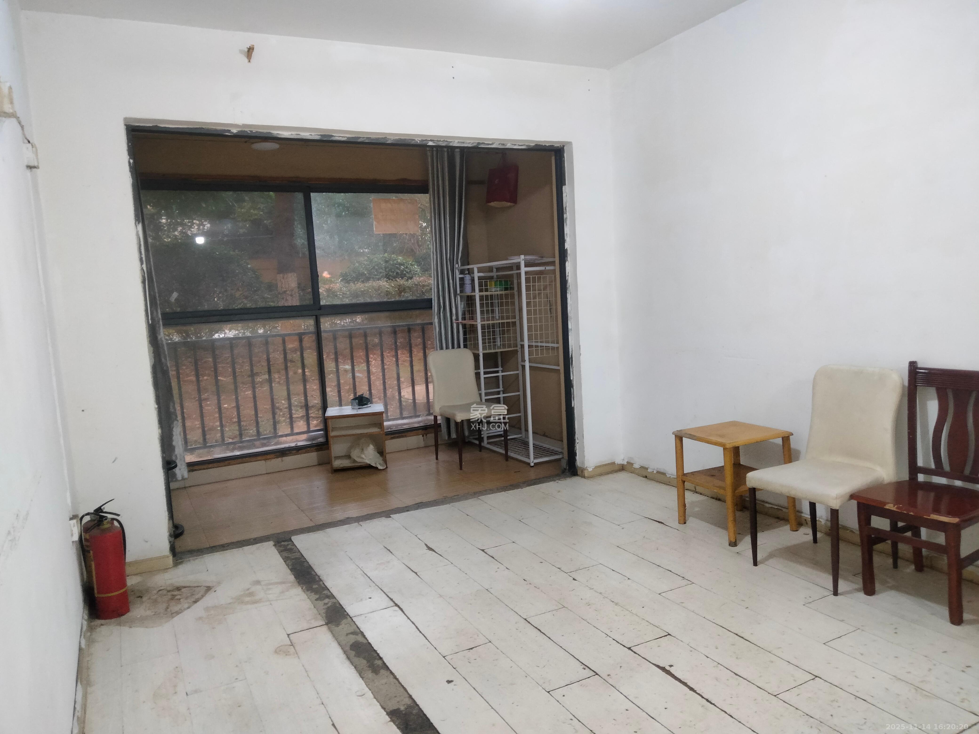 中建芙蓉嘉苑 3室2厅1卫 1800.0元/月 中建芙蓉嘉苑 3室2厅1卫 1800.0元/月室内图