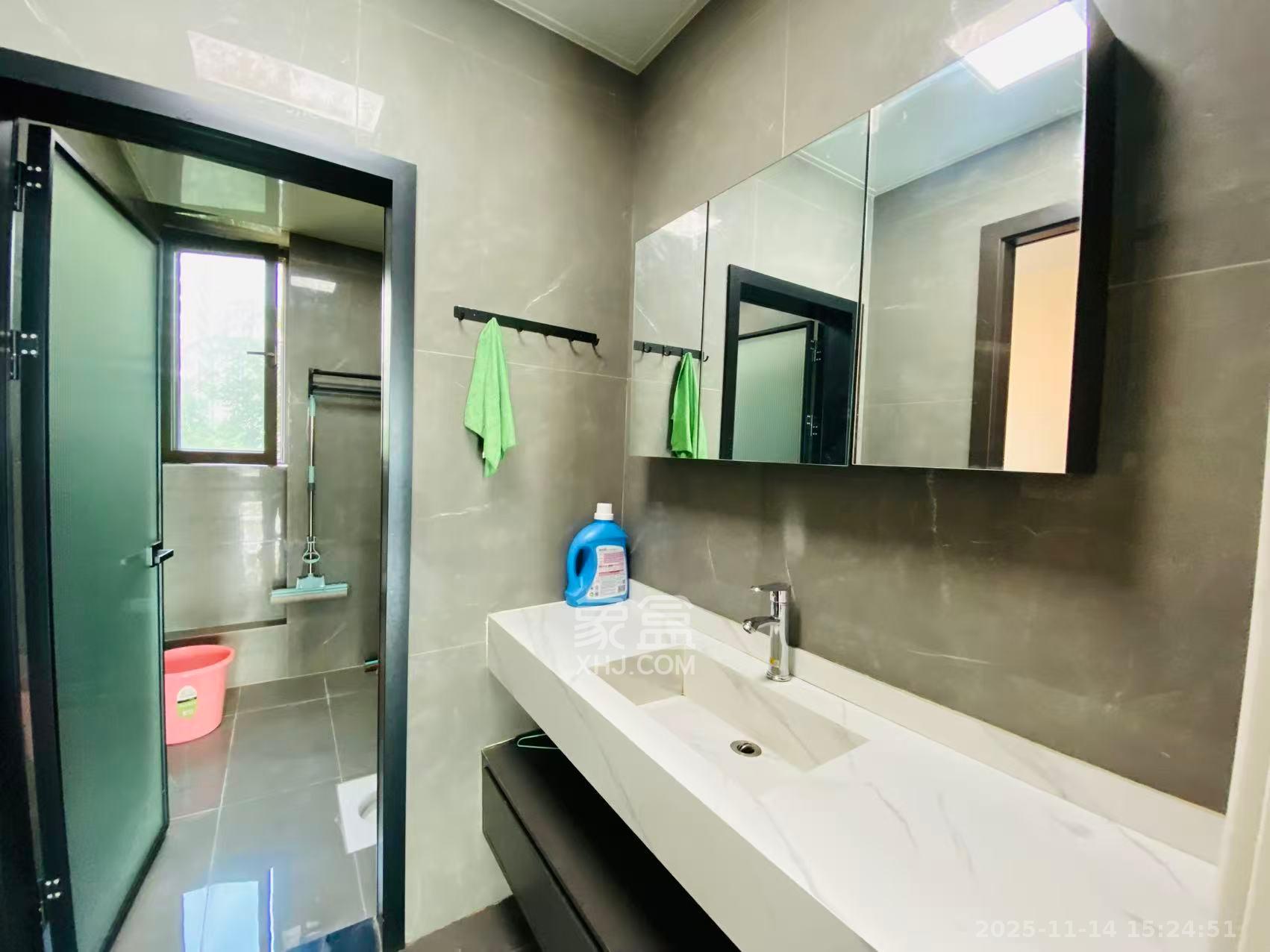 远洋外滩壹号  4室2厅2卫    7500.0元/月室内图