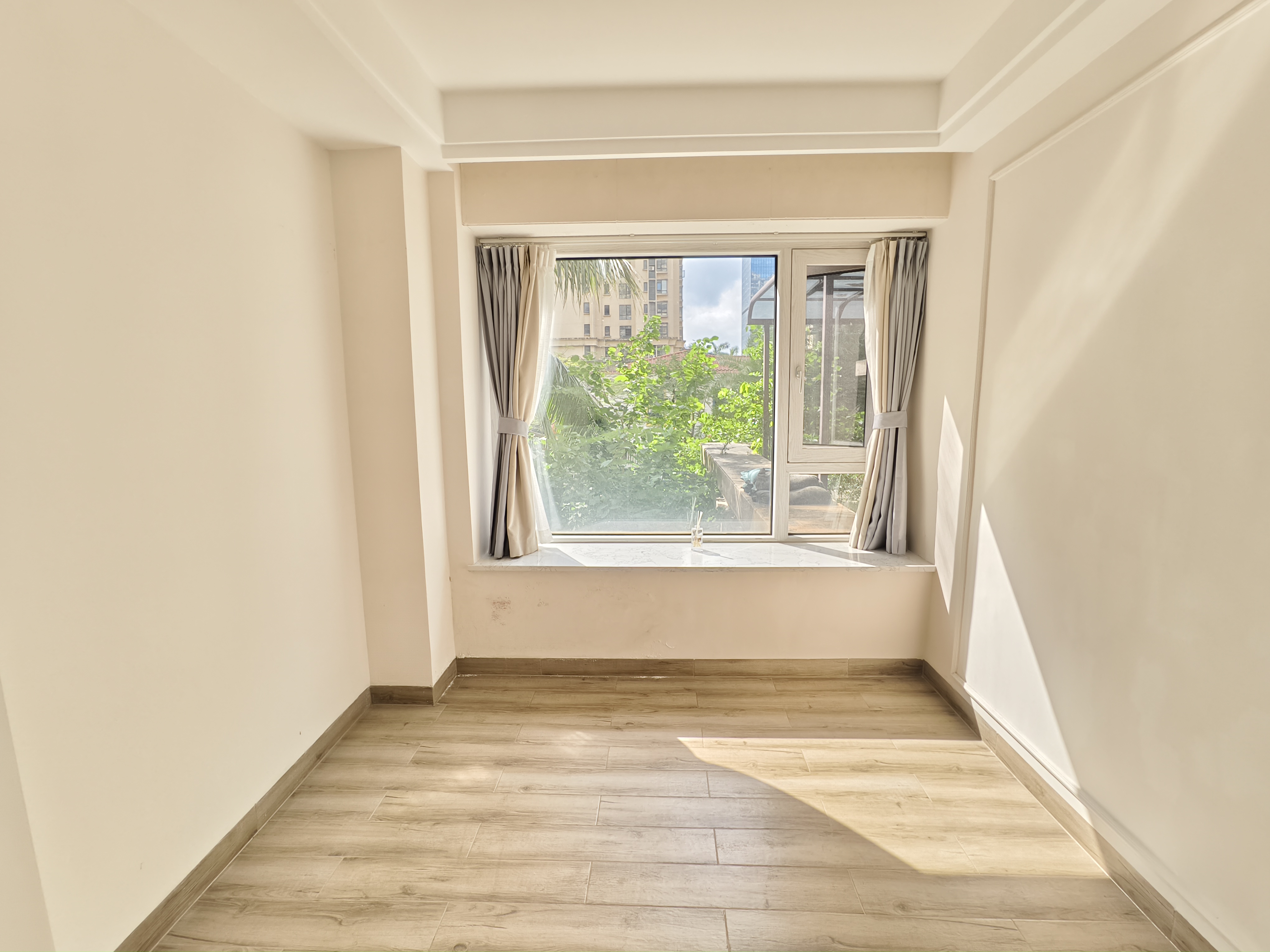 海阔天空-国瑞城二期(雅仕苑) 5室2厅2卫 8500.0元/月 海阔天空-国瑞城二期(雅仕苑) 5室2厅2卫 8500.0元/月室内图