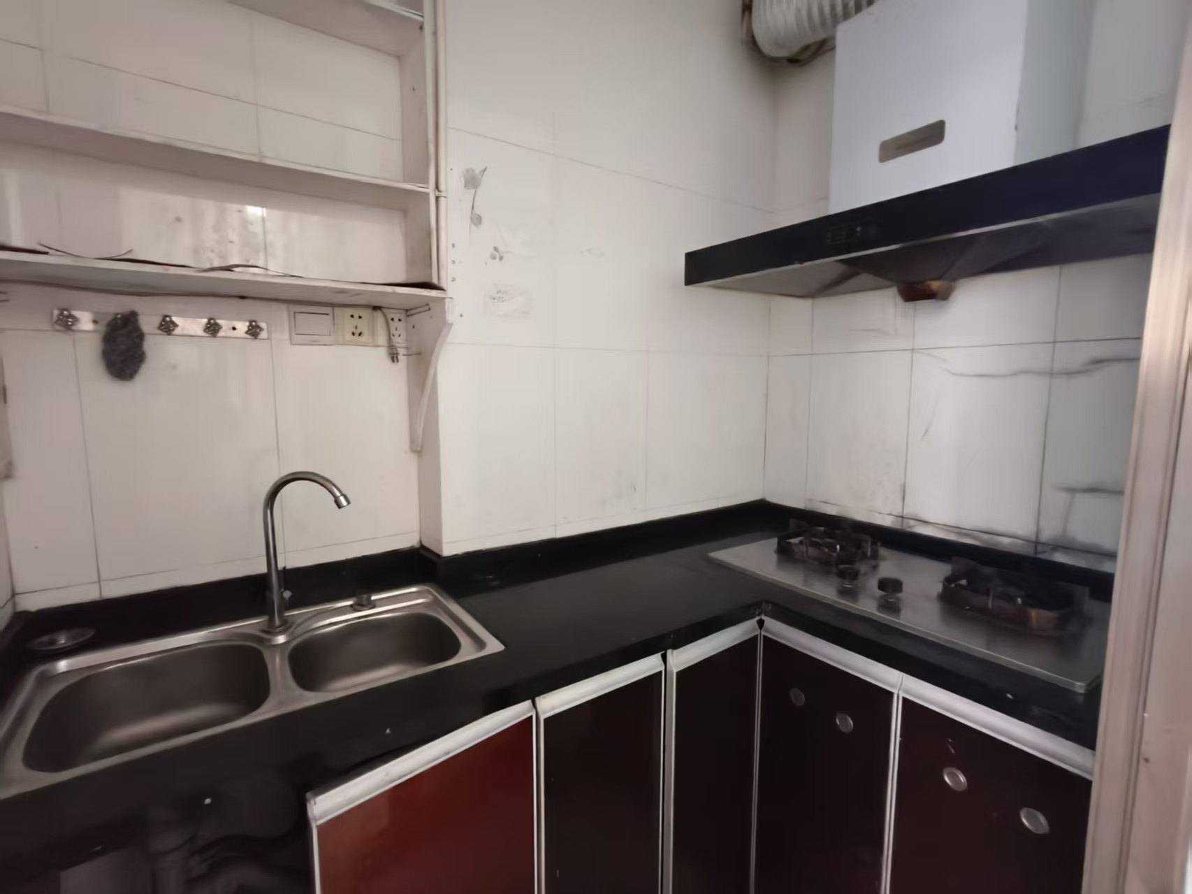 秀山观海苑 3室2厅1卫 1800.0元/月 秀山观海苑 3室2厅1卫 1800.0元/月室内图