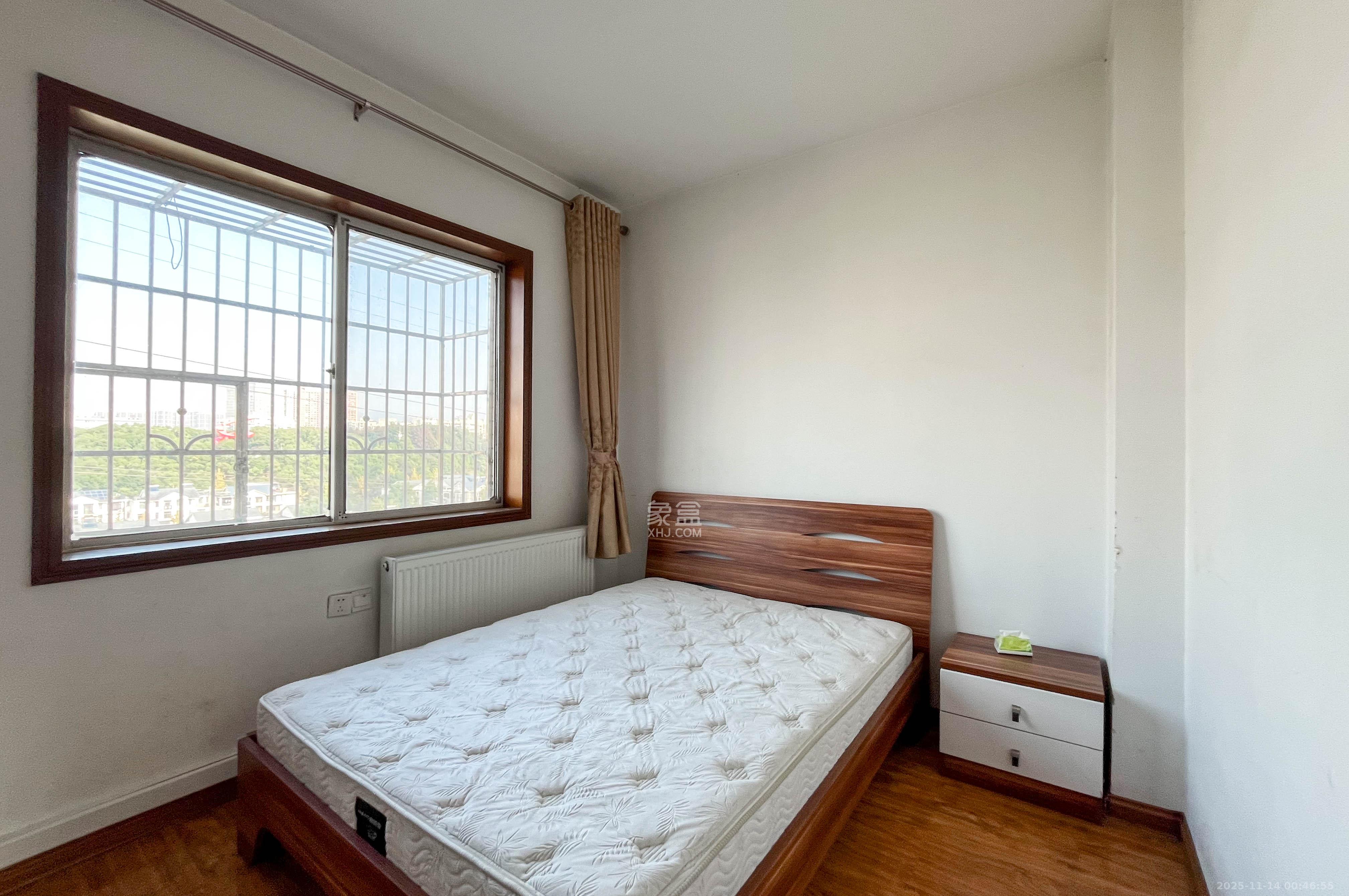 麓谷雅园  4室2厅2卫    90.0万其他