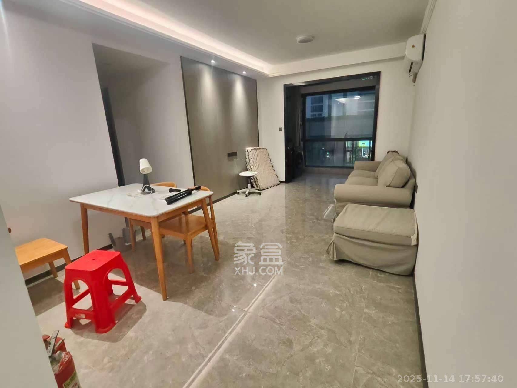 招商华发依云曦城 3室2厅2卫 2500.0元/月 招商华发依云曦城 3室2厅2卫 2500.0元/月室内图