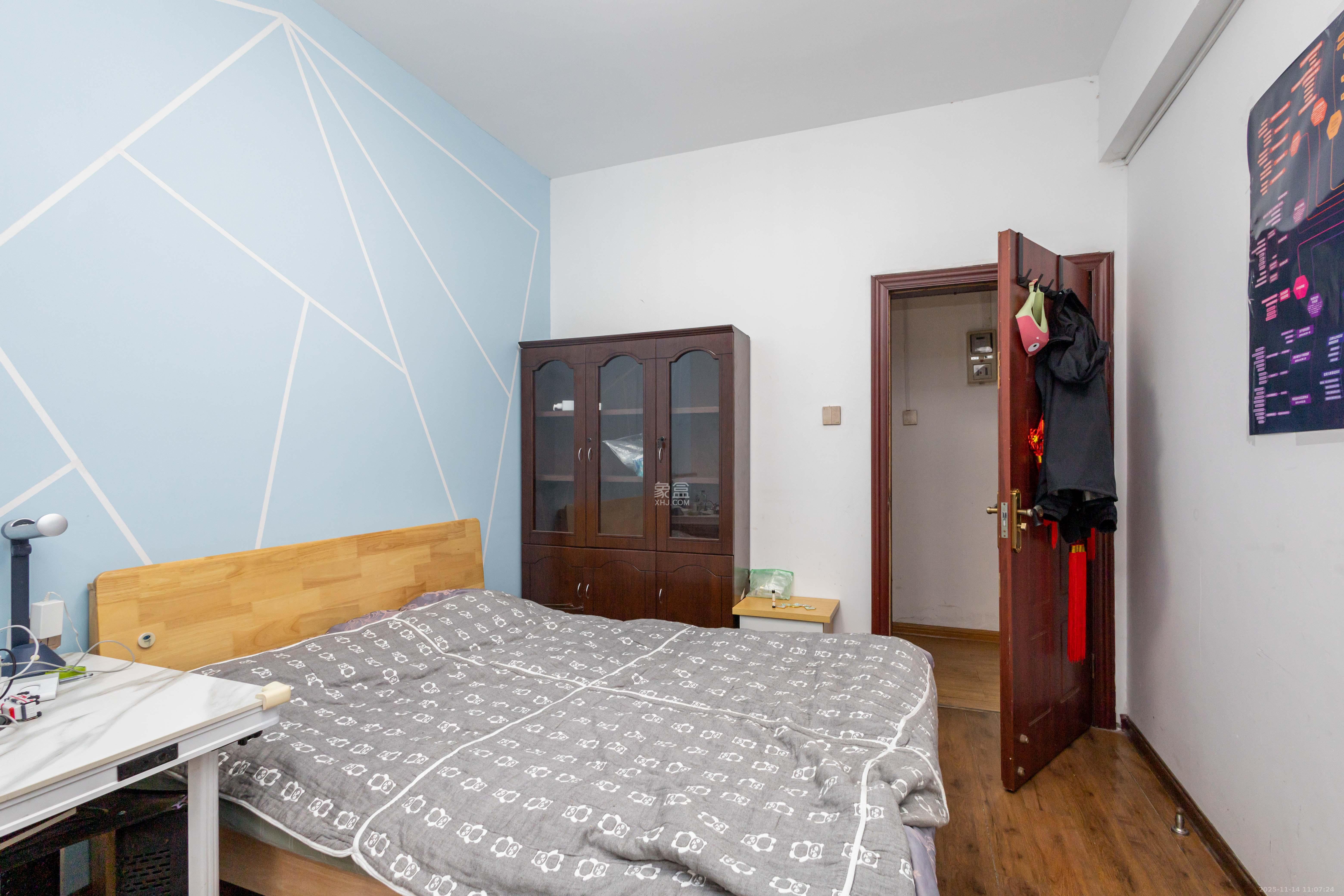 辉煌国际城一期 4室2厅2卫 120.0万 辉煌国际城一期 4室2厅2卫 120.0万卧室