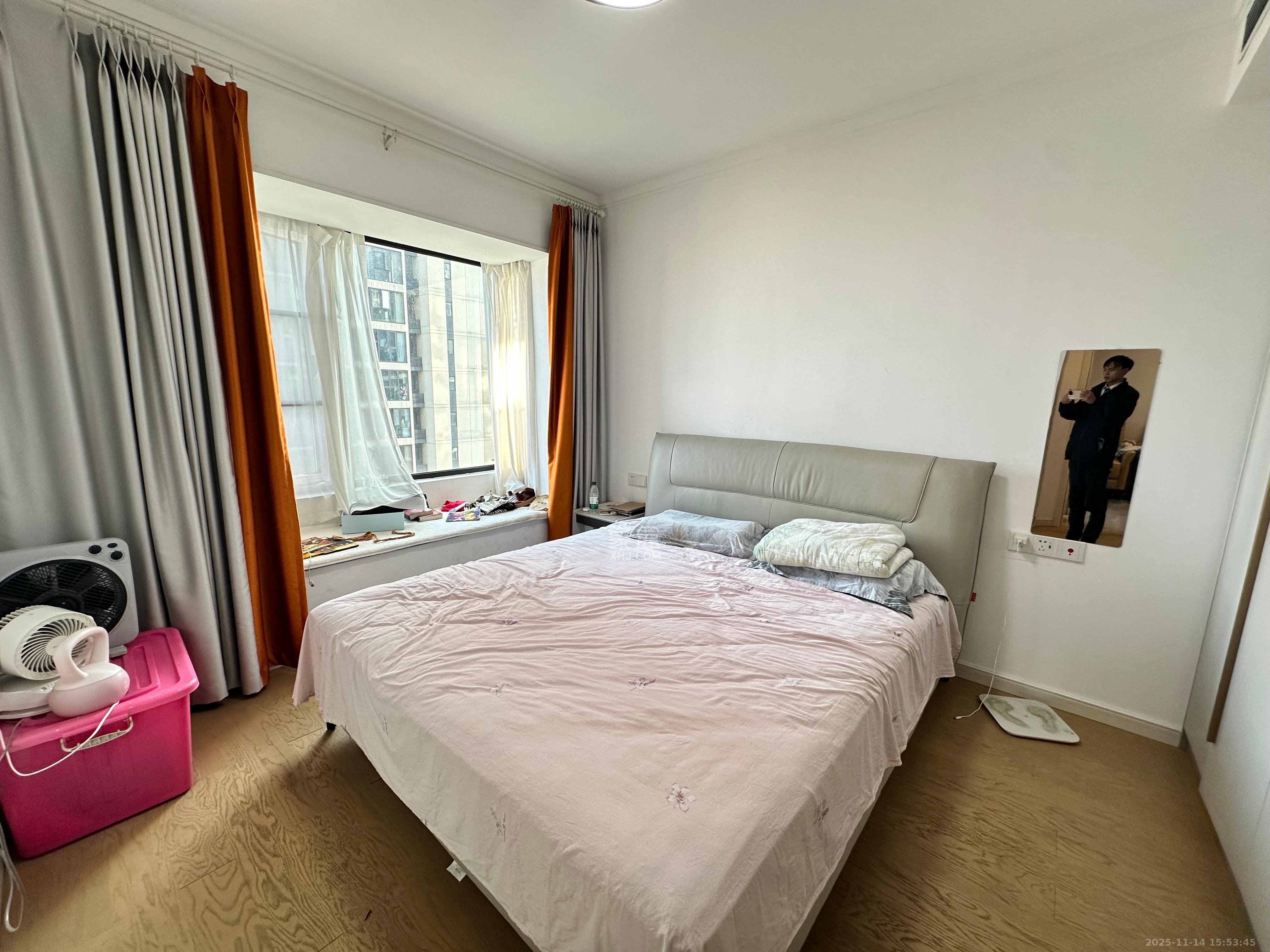 万科金色梦想A区  3室1厅2卫    3000.0元/月室内图