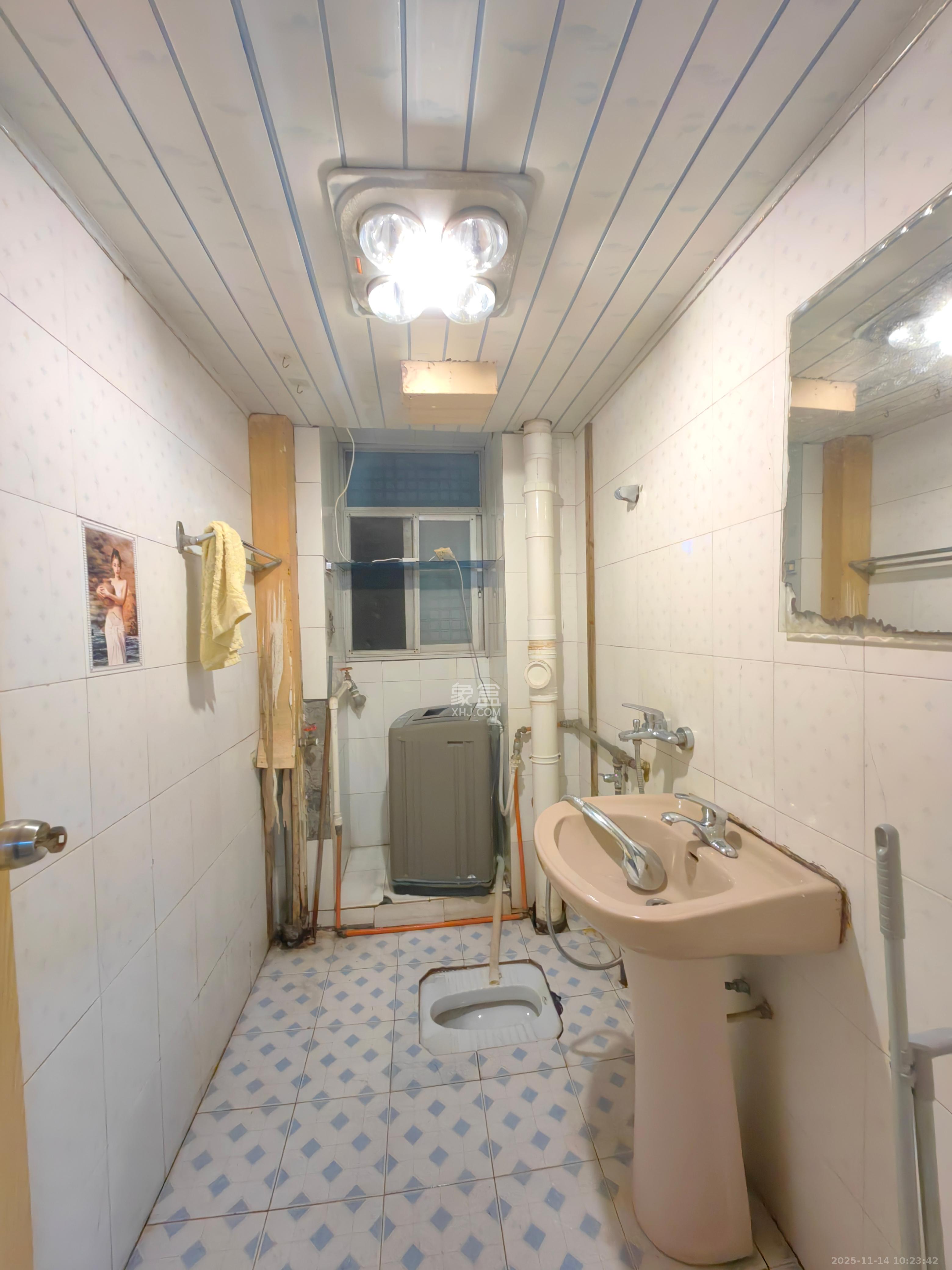 紫荆园社区新铁路宿舍(长铁下大垅) 3室1厅1卫 1500.0元/月 紫荆园社区新铁路宿舍(长铁下大垅) 3室1厅1卫 1500.0元/月室内图