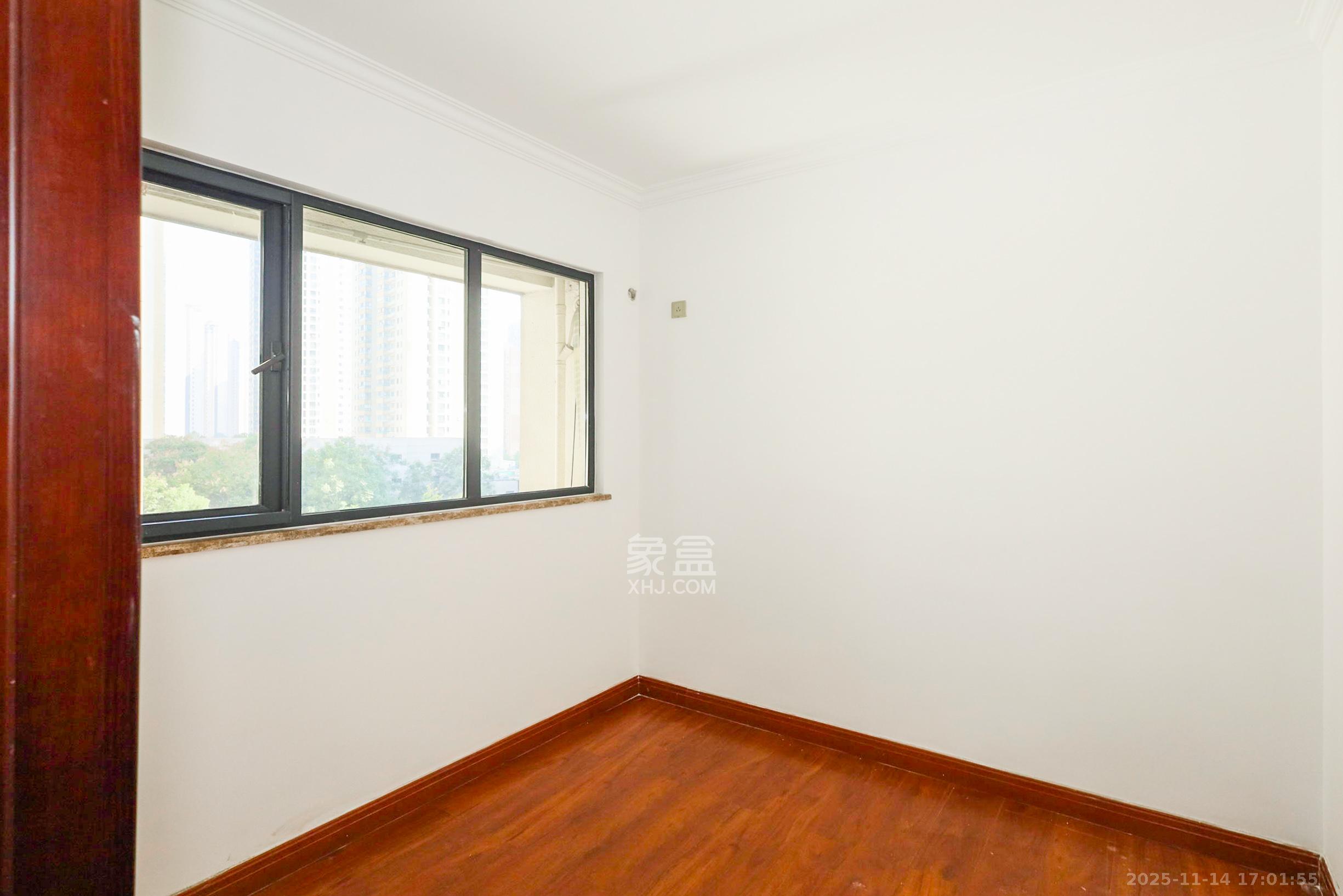 好莱城（弘德西街）  2室2厅1卫    62.0万卧室