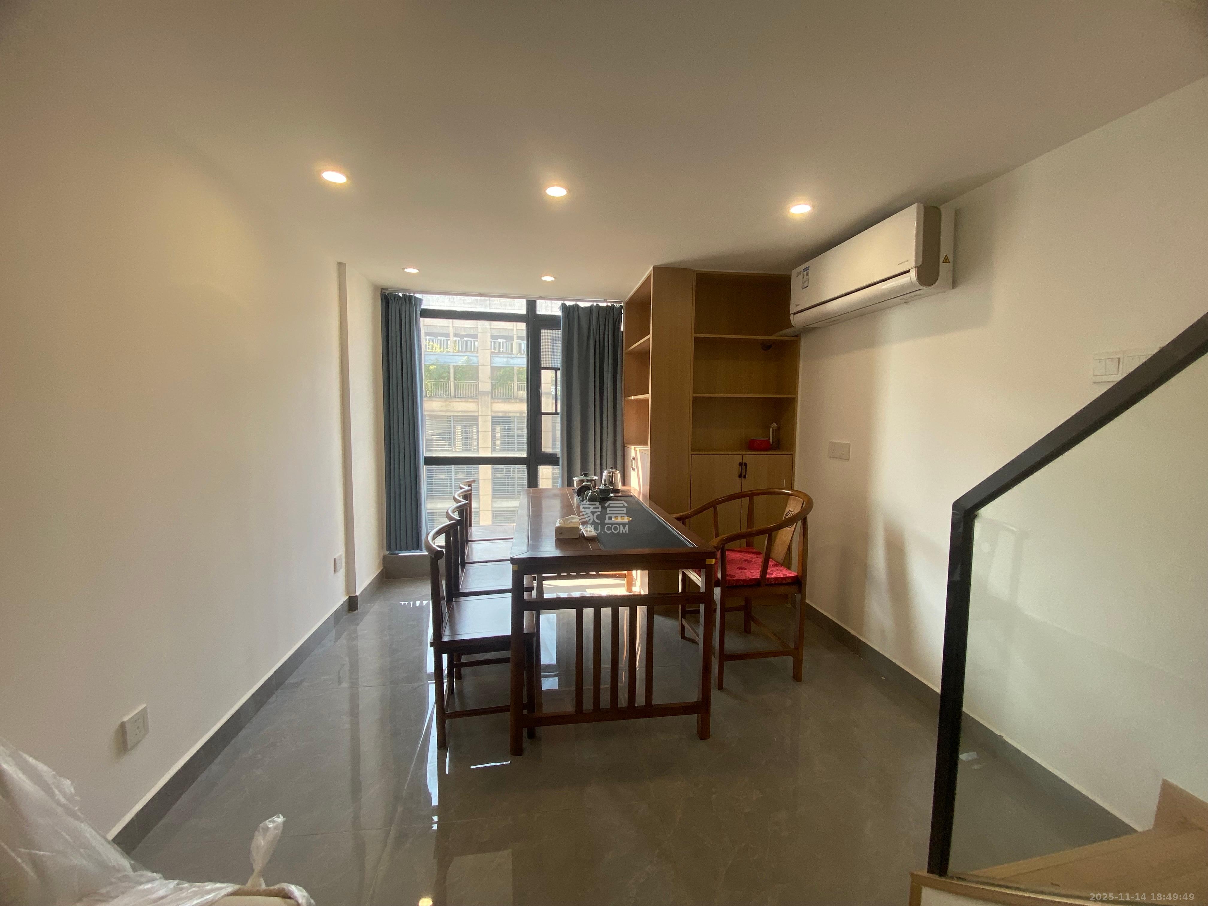 新长海尚都国际（海坤美寓）  2室1厅1卫    1700.0元/月室内图