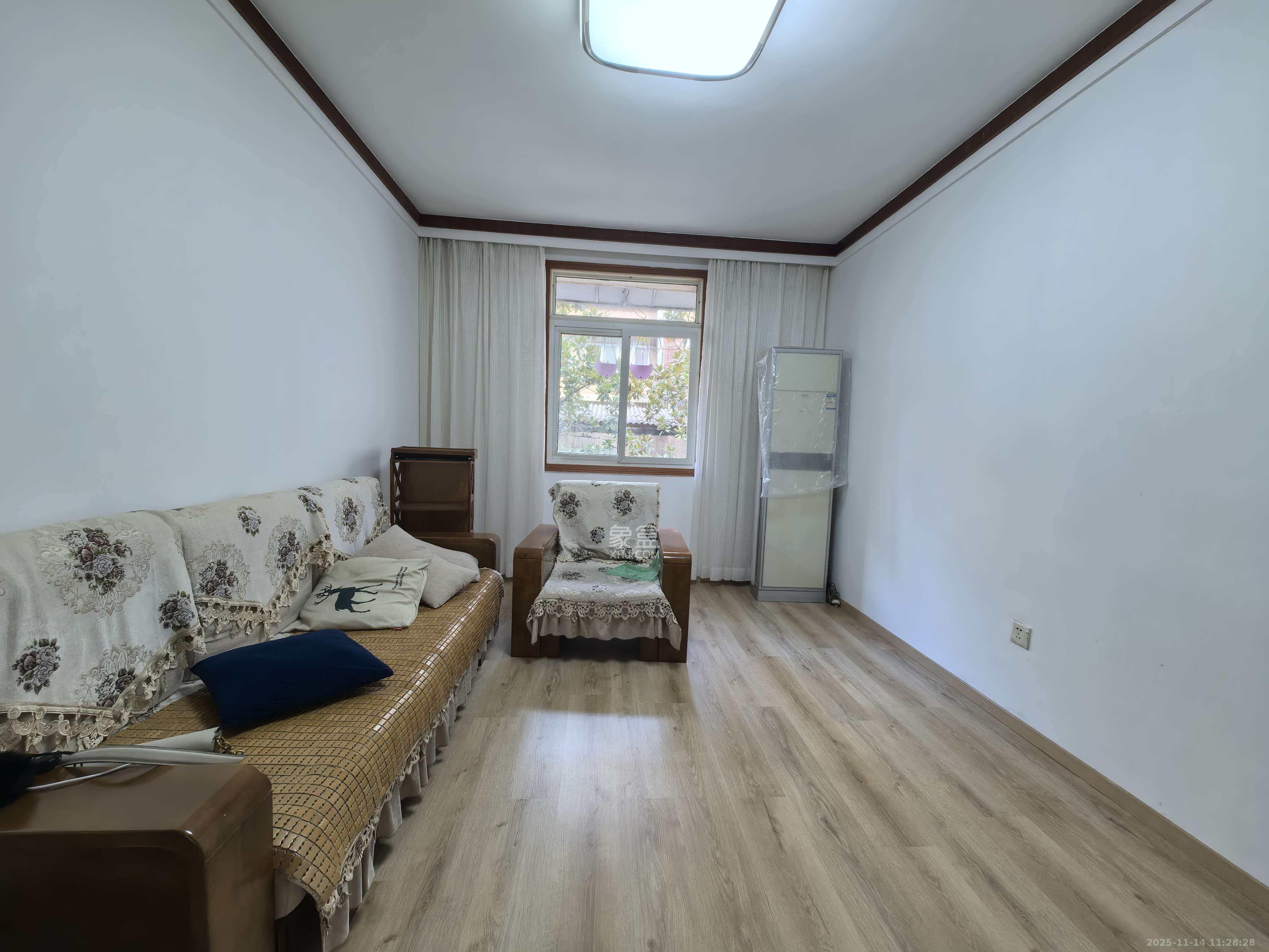 东风二村社区房 2室1厅1卫 2000.0元/月 东风二村社区房 2室1厅1卫 2000.0元/月室内图