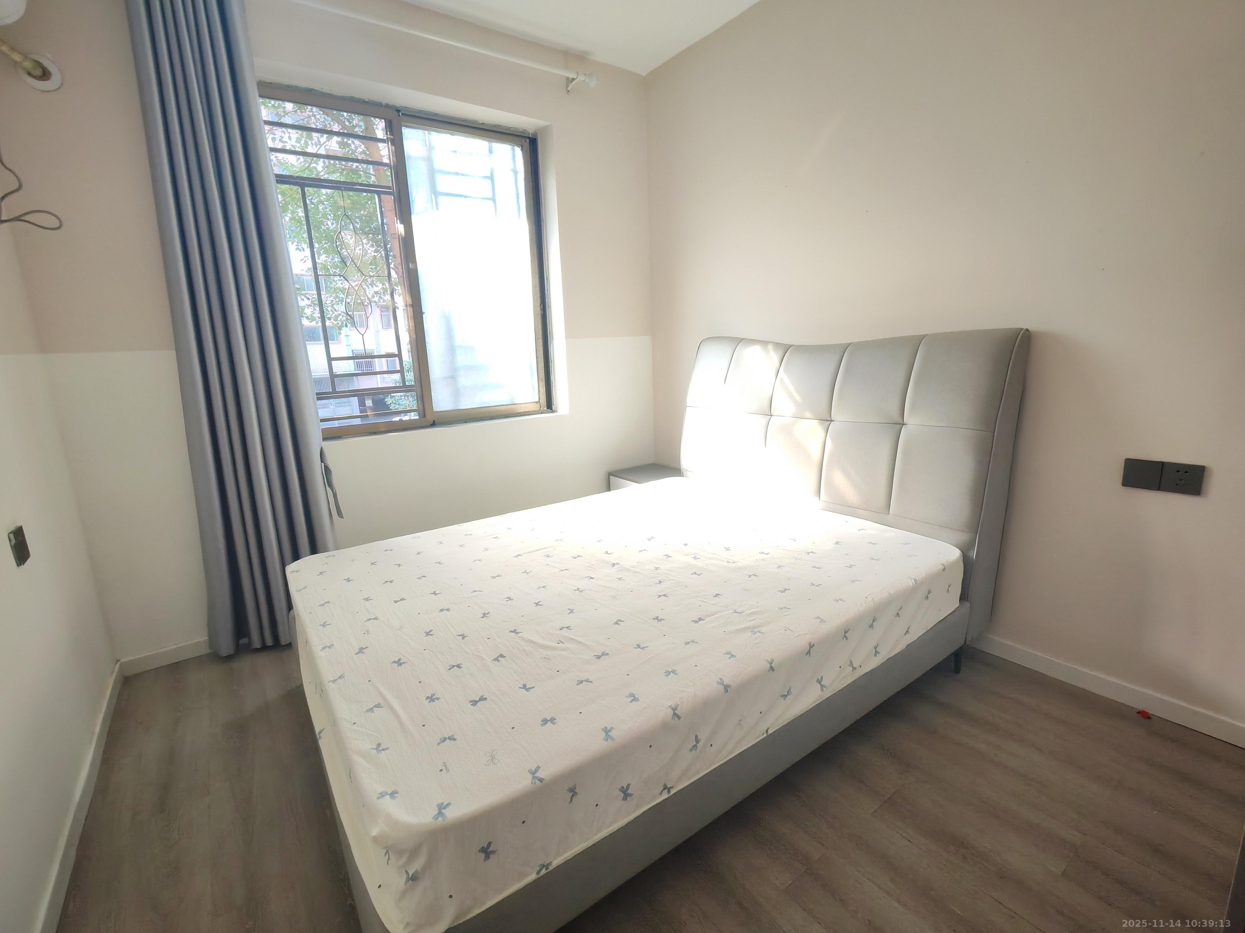 荷晏小区 3室2厅1卫 2000.0元/月 荷晏小区 3室2厅1卫 2000.0元/月室内图