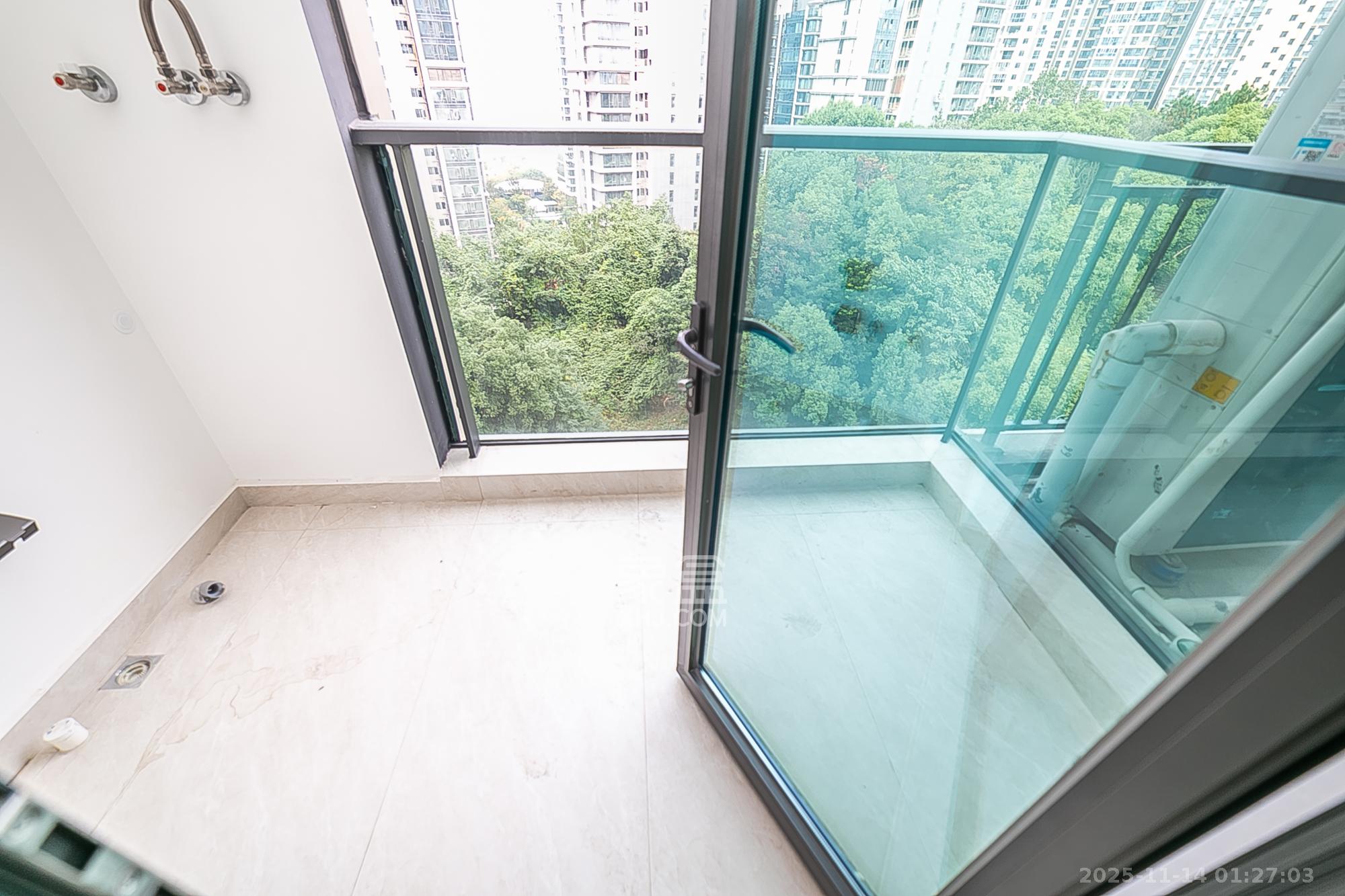 中海阅湘台  1室0厅0卫    368.0万阳台