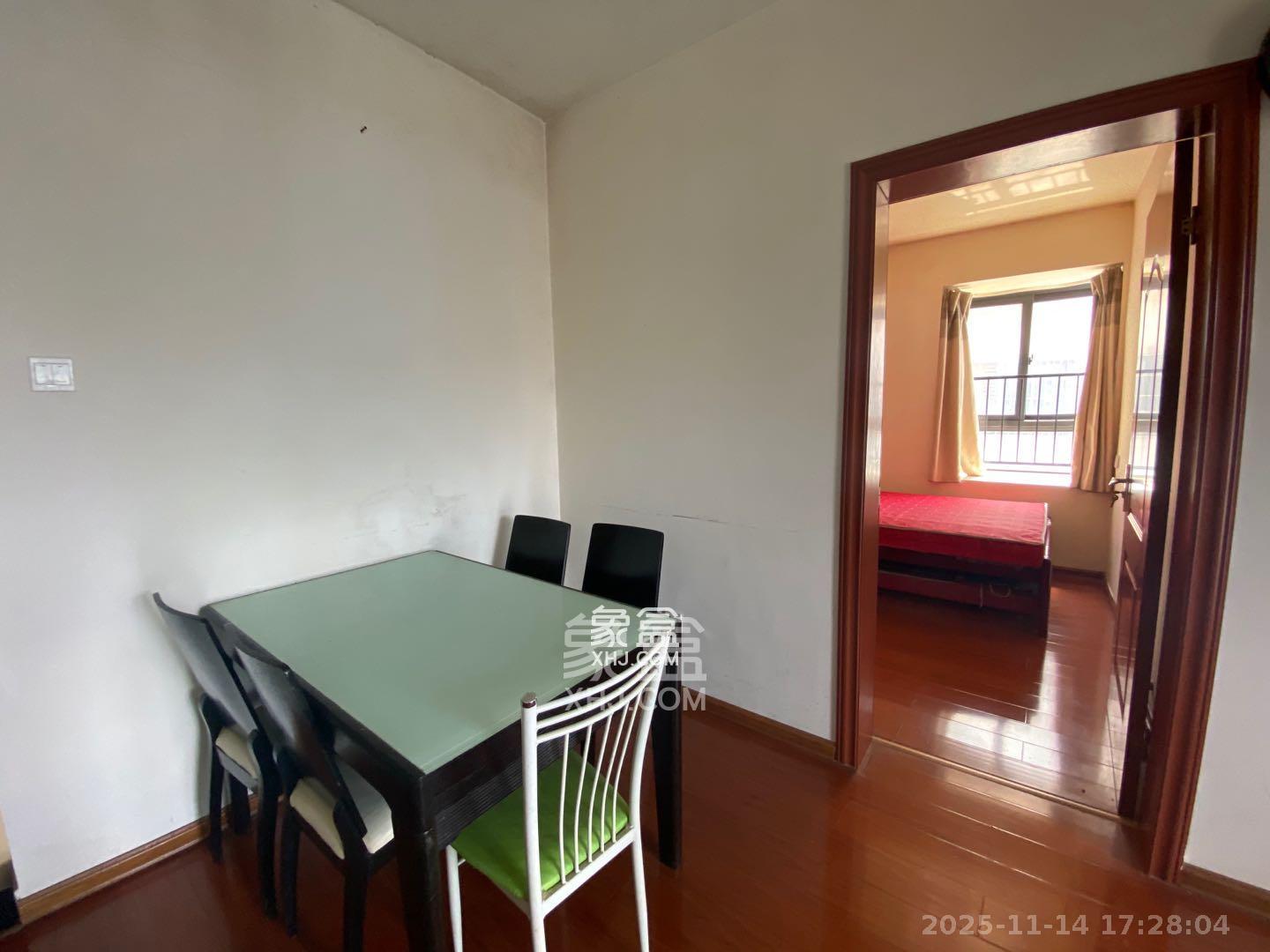 高鑫麓城  2室1厅1卫    2200.0元/月室内图