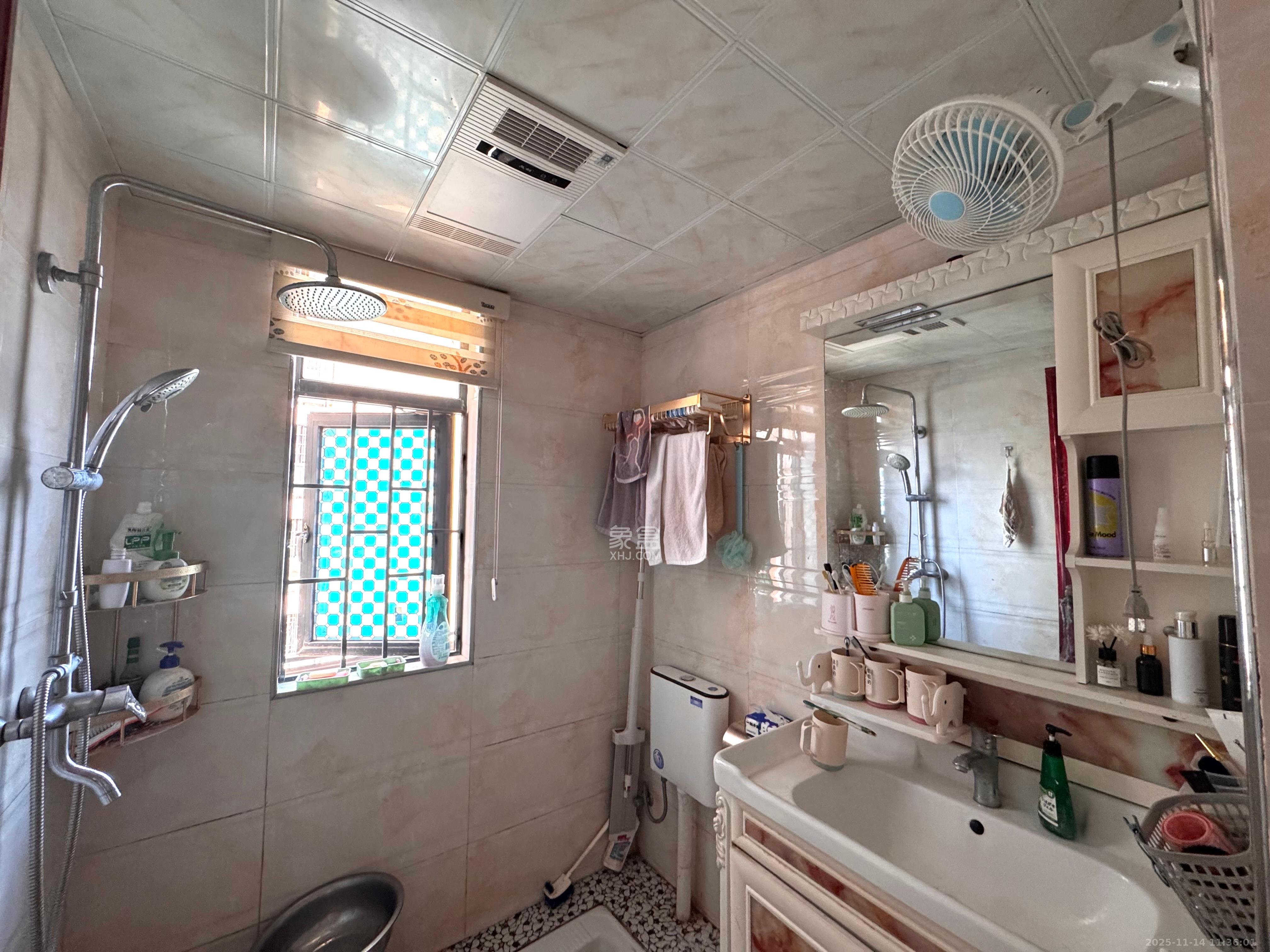 蓝山郡  3室2厅1卫    2100.0元/月室内图