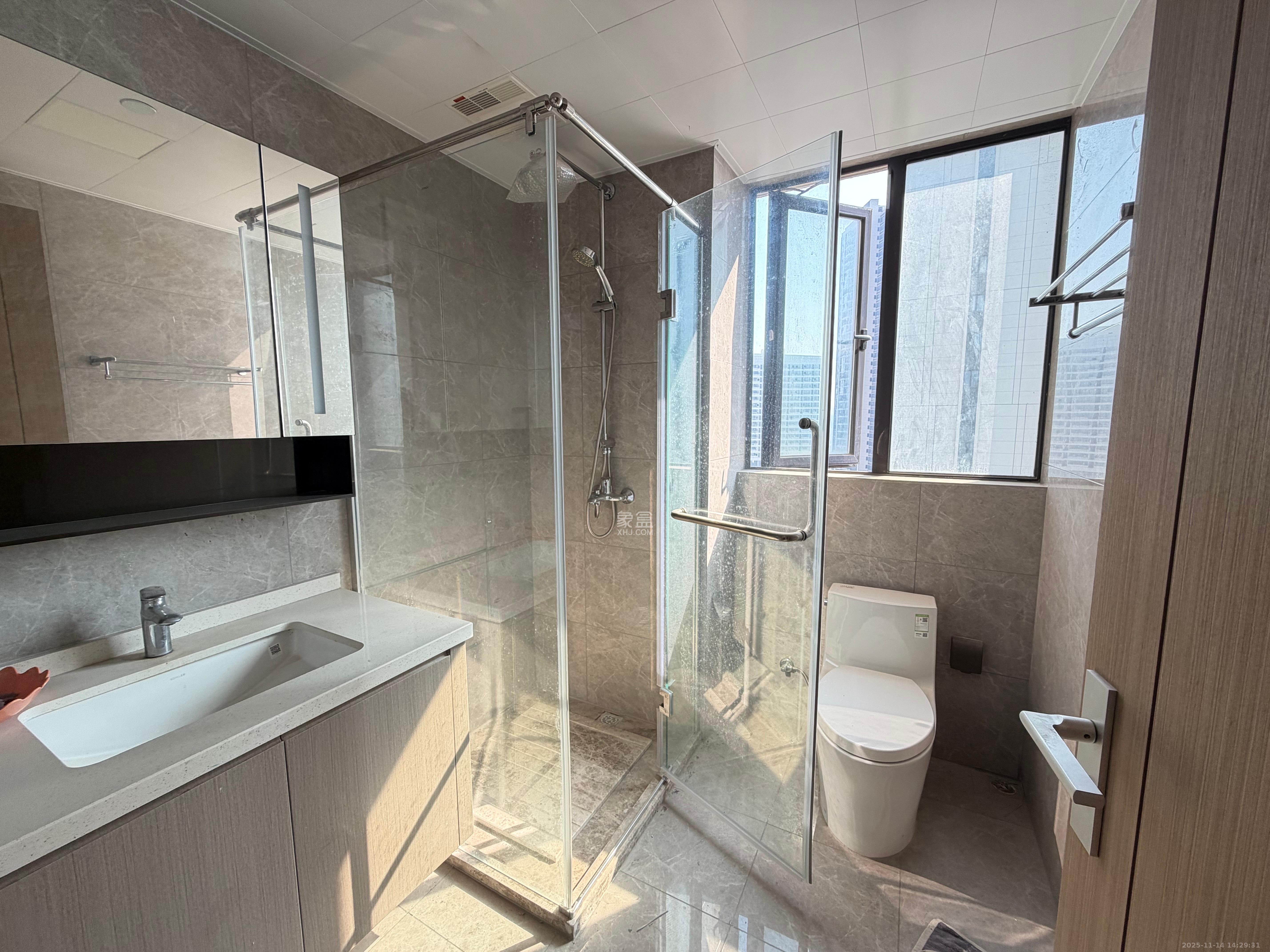 长房星城天地 3室1厅2卫 4100.0元/月 长房星城天地 3室1厅2卫 4100.0元/月室内图