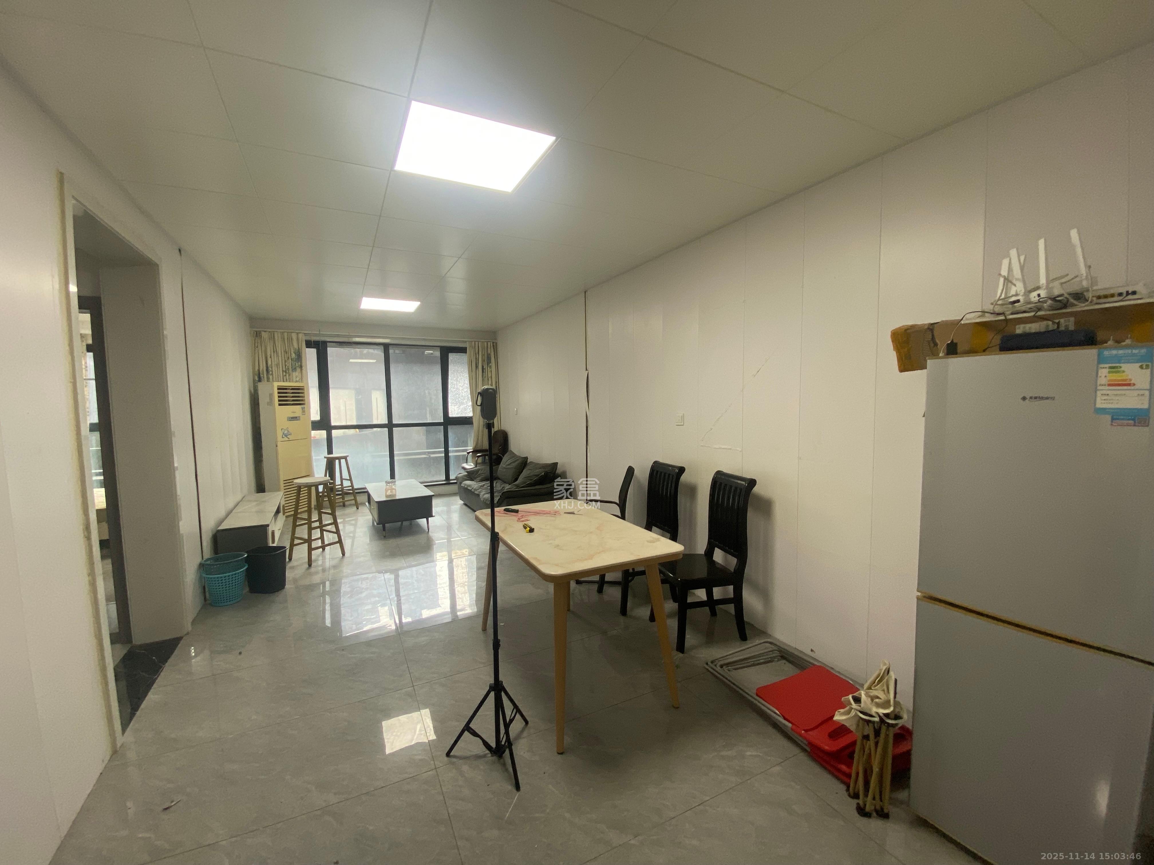 中天广场  2室1厅1卫    2600.0元/月