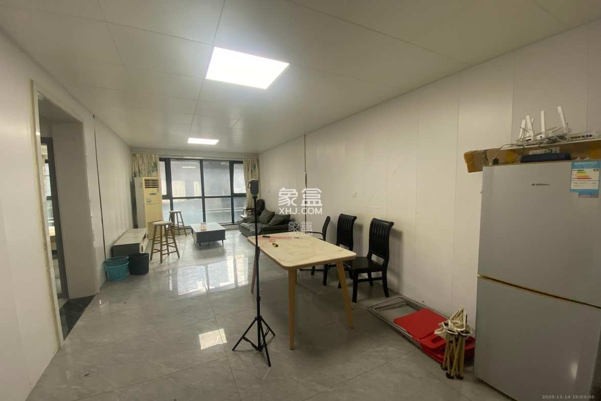 中天广场 2室1厅1卫 2600.0元/月 中天广场 2室1厅1卫 2600.0元/月室内图