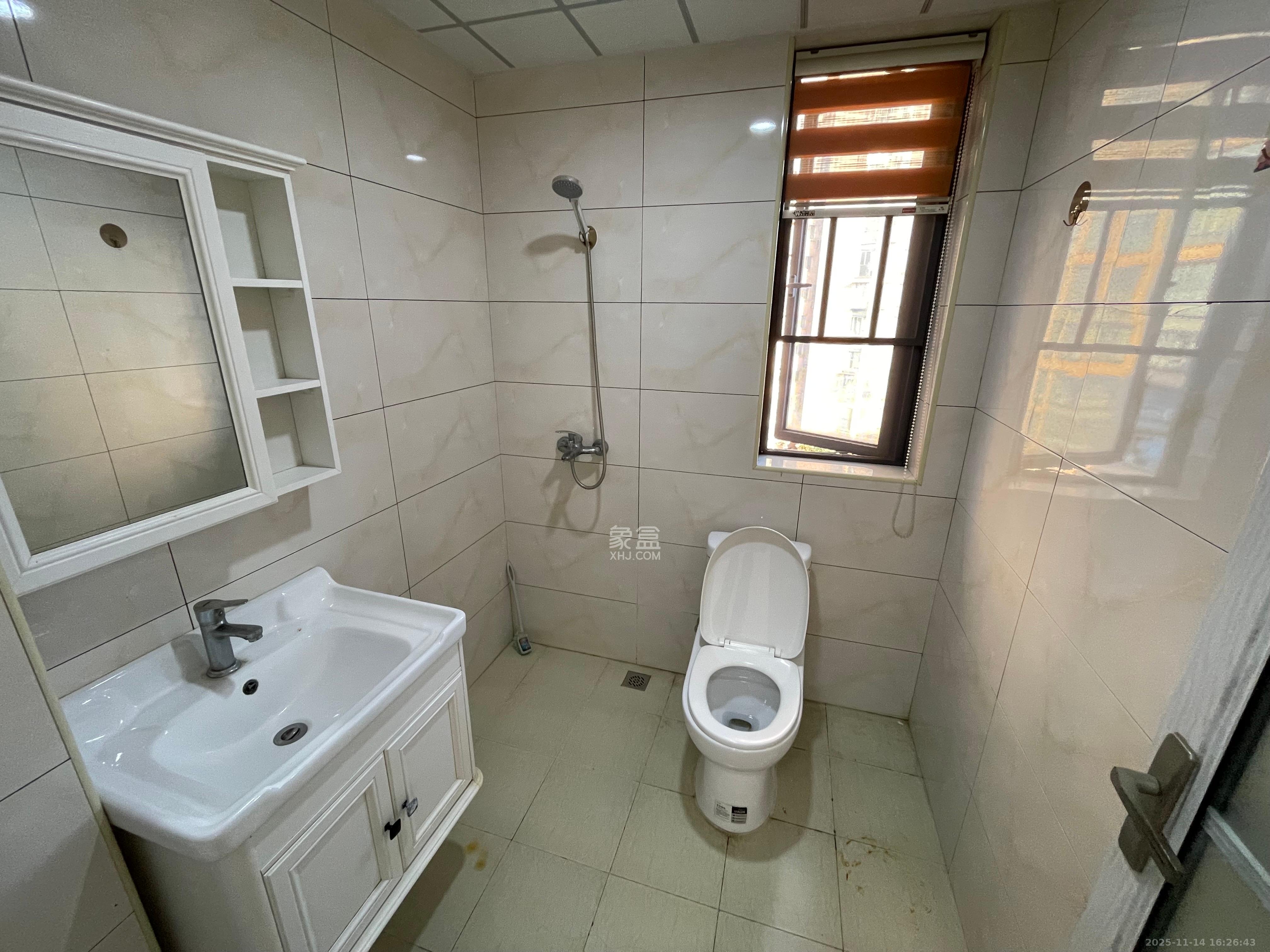 中城丽景香山园 3室2厅2卫 3000.0元/月 中城丽景香山园 3室2厅2卫 3000.0元/月室内图