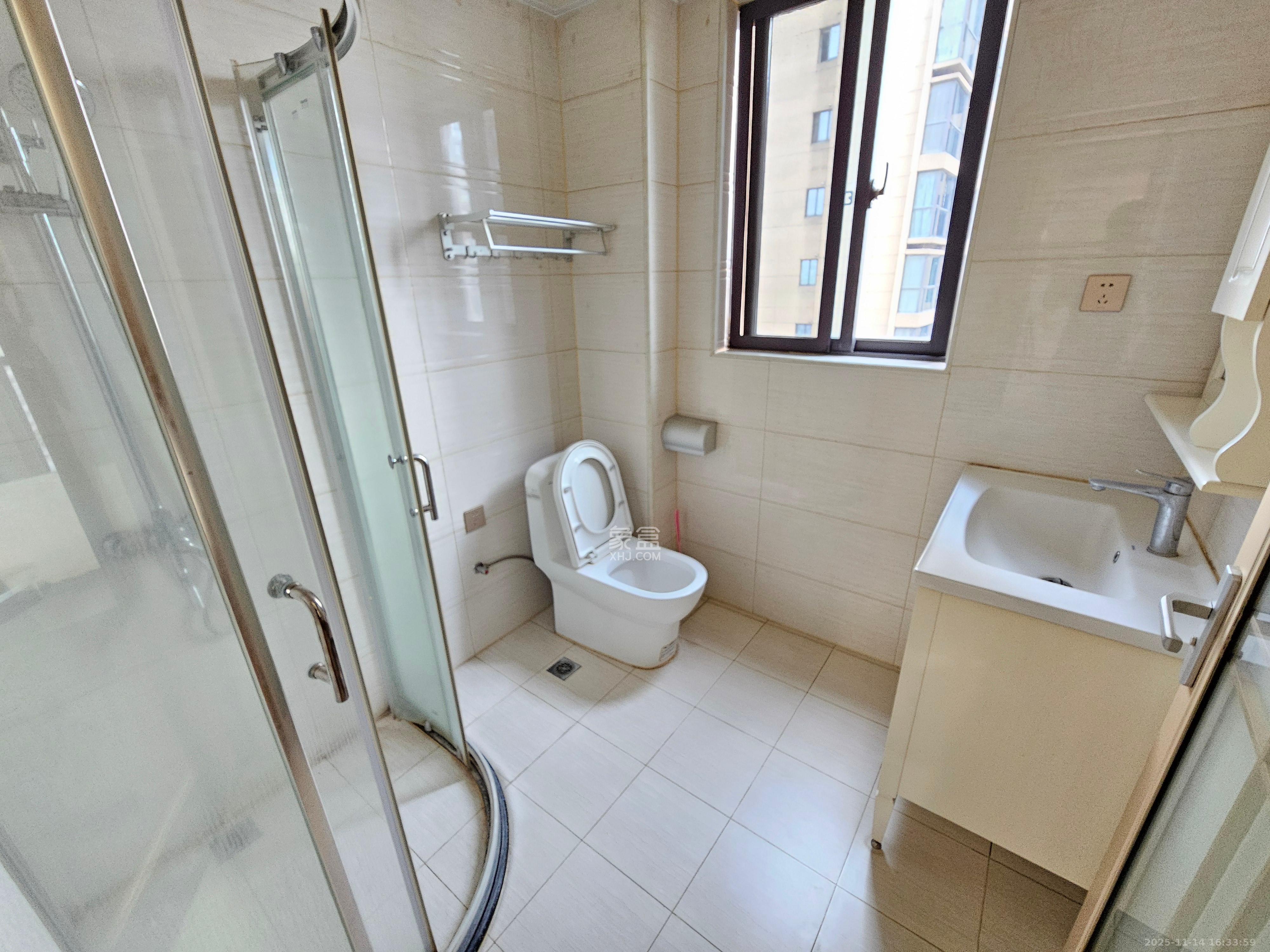 湘腾琴岛  3室2厅2卫    3600.0元/月室内图