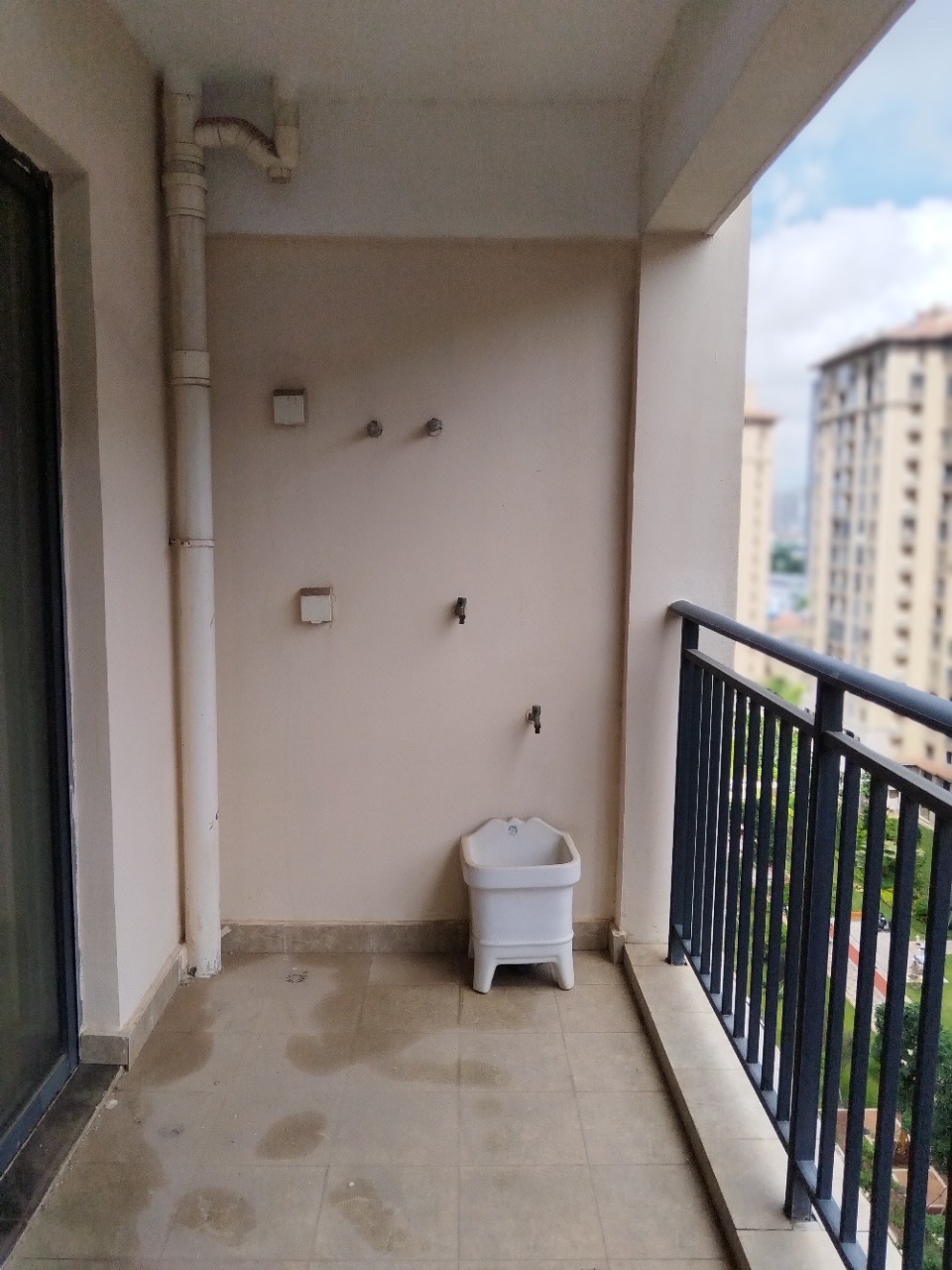 滨江花园(青年路) 1室1厅1卫 58.0万 滨江花园(青年路) 1室1厅1卫 58.0万客厅