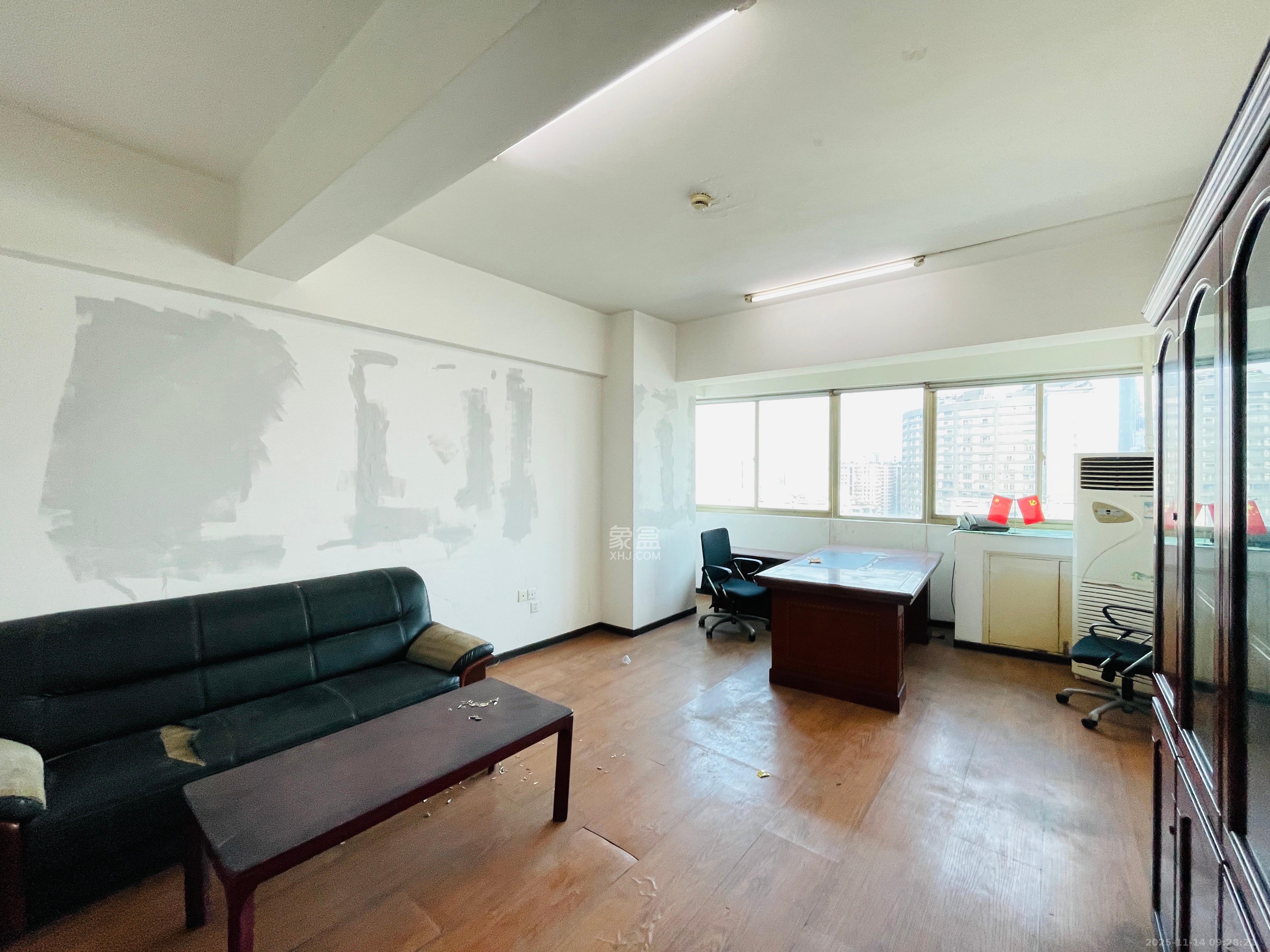 上城星座  1室0厅1卫    1200.0元/月室内图