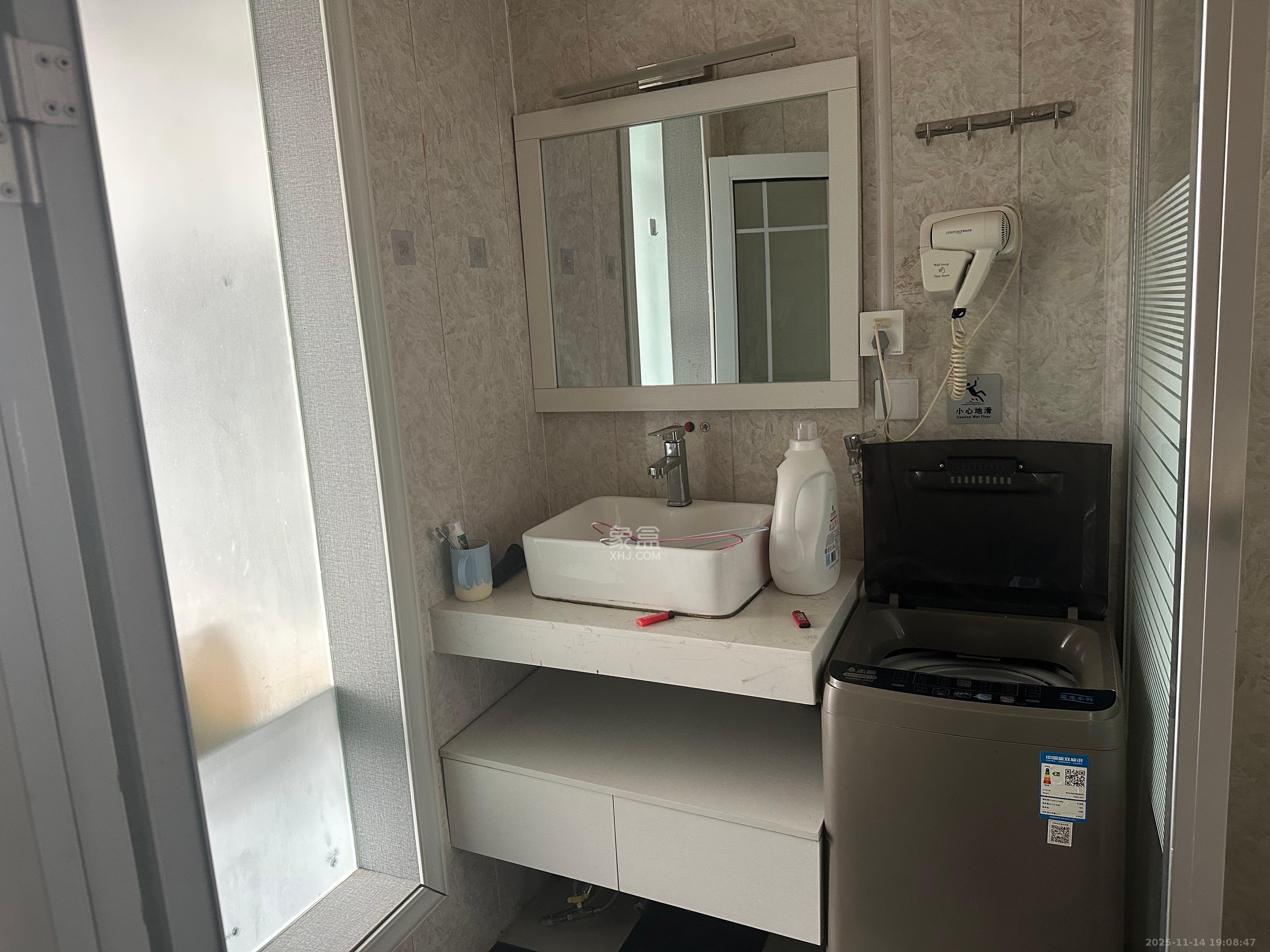 白沙湾嘉园  1室1厅1卫    1200.0元/月室内图