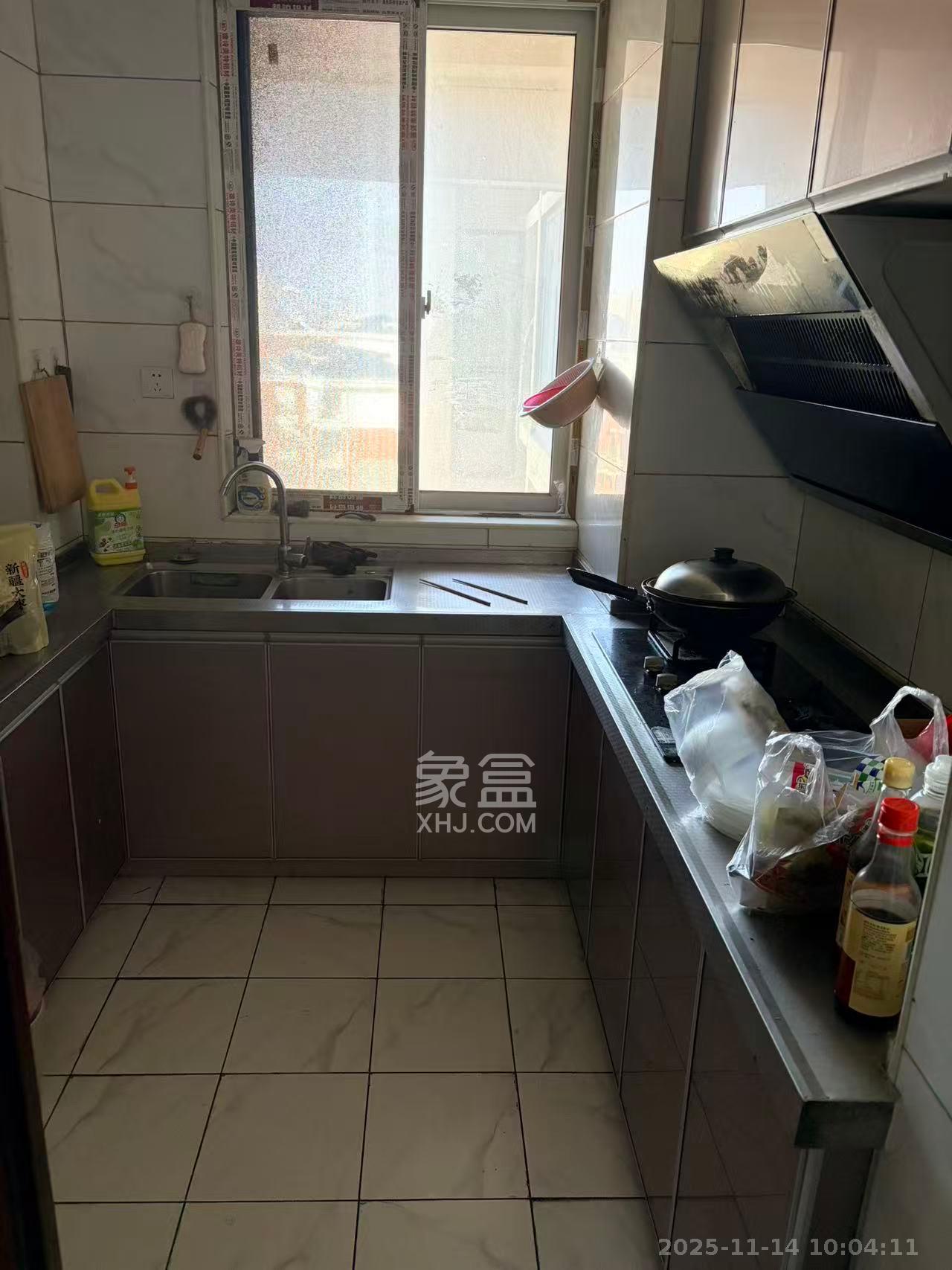 丰园城(鄱阳小区二期) 1室0厅0卫 1700.0元/月 丰园城(鄱阳小区二期) 1室0厅0卫 1700.0元/月室内图